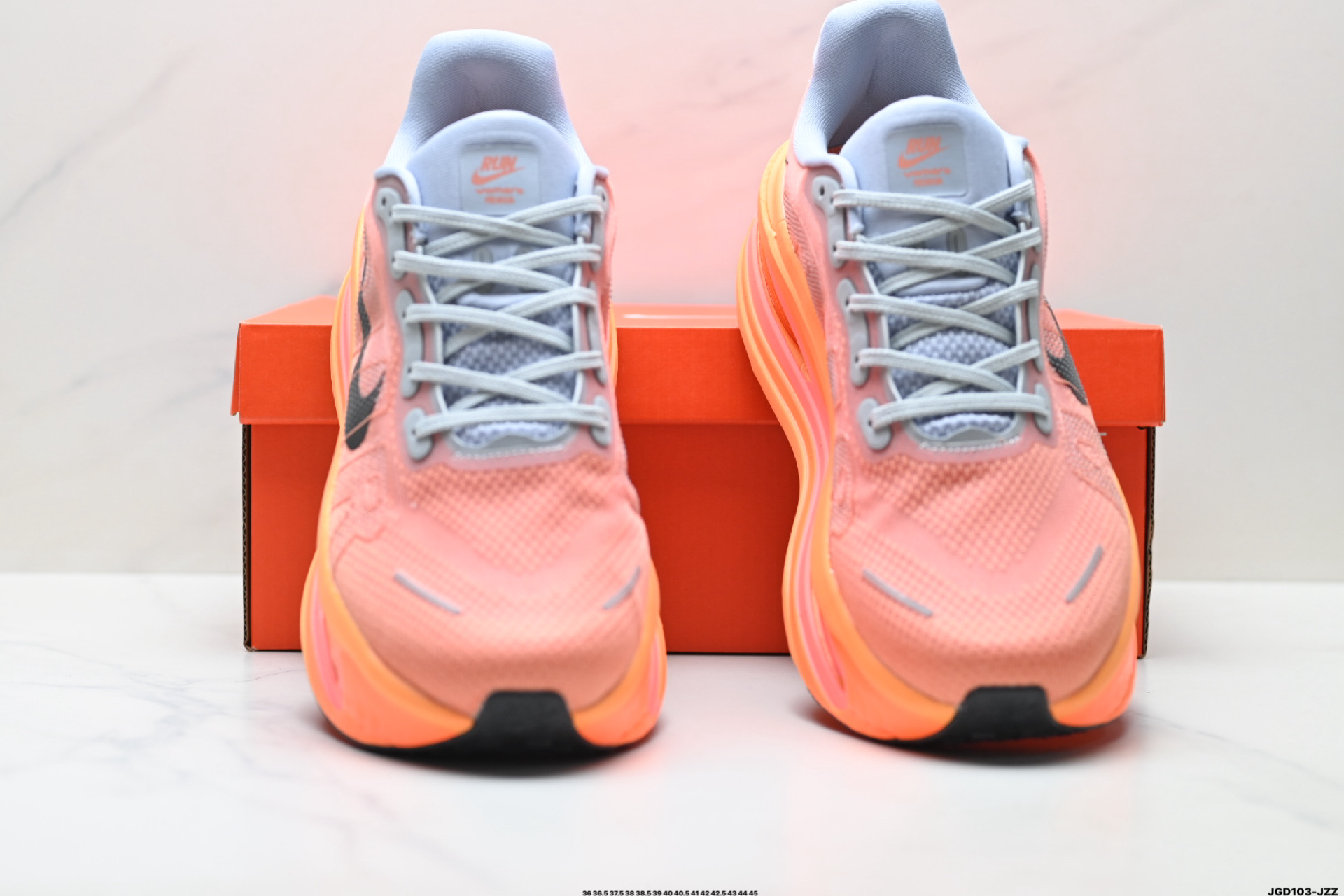 Nike VOMERO PREMIUM 耐克 舒适减震防滑 低帮跑步鞋 HQ2050-769