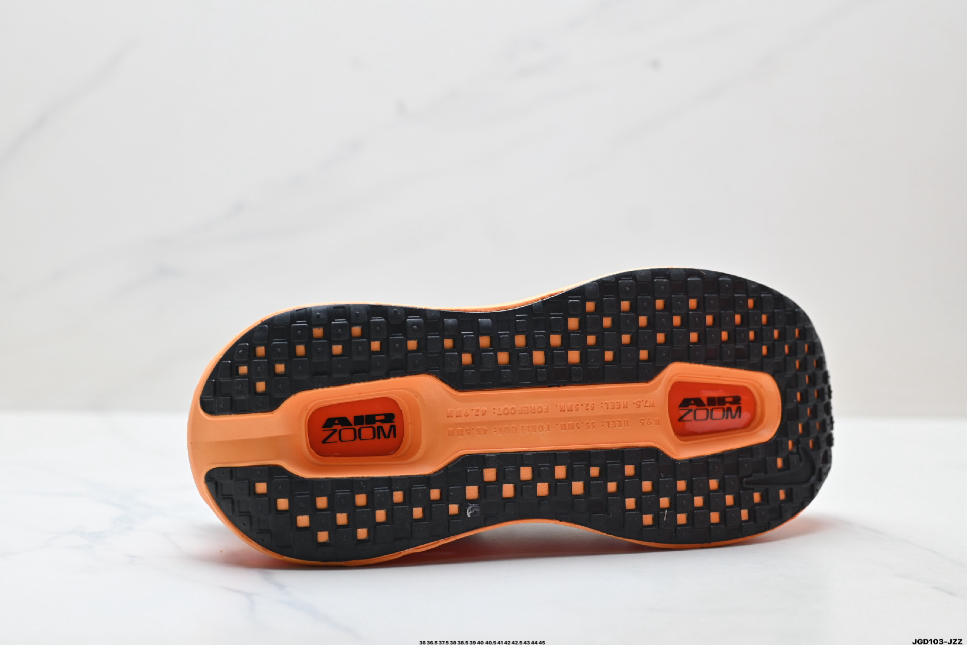 Nike VOMERO PREMIUM 耐克 舒适减震防滑 低帮跑步鞋 HQ2050-769