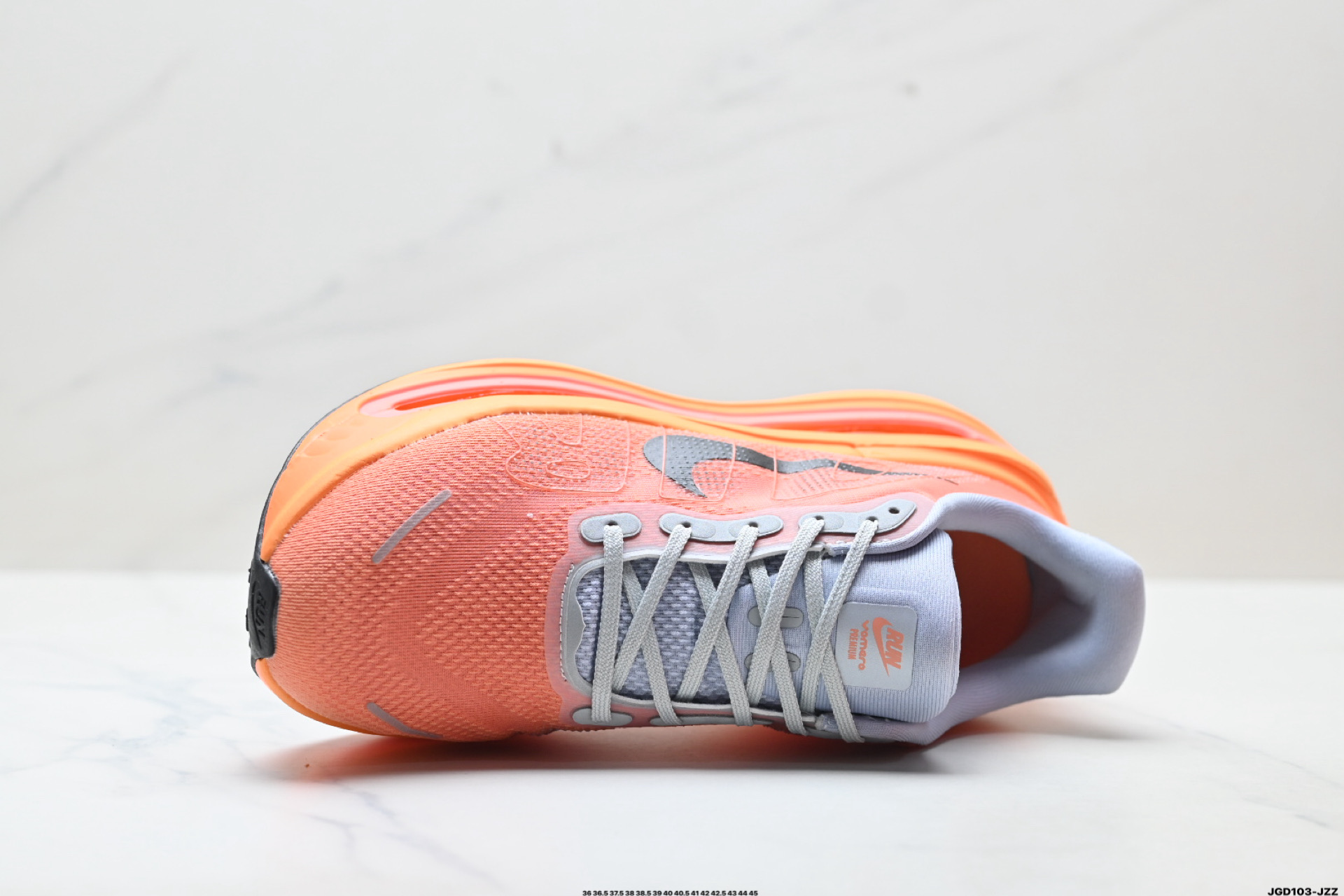Nike VOMERO PREMIUM 耐克 舒适减震防滑 低帮跑步鞋 HQ2050-769