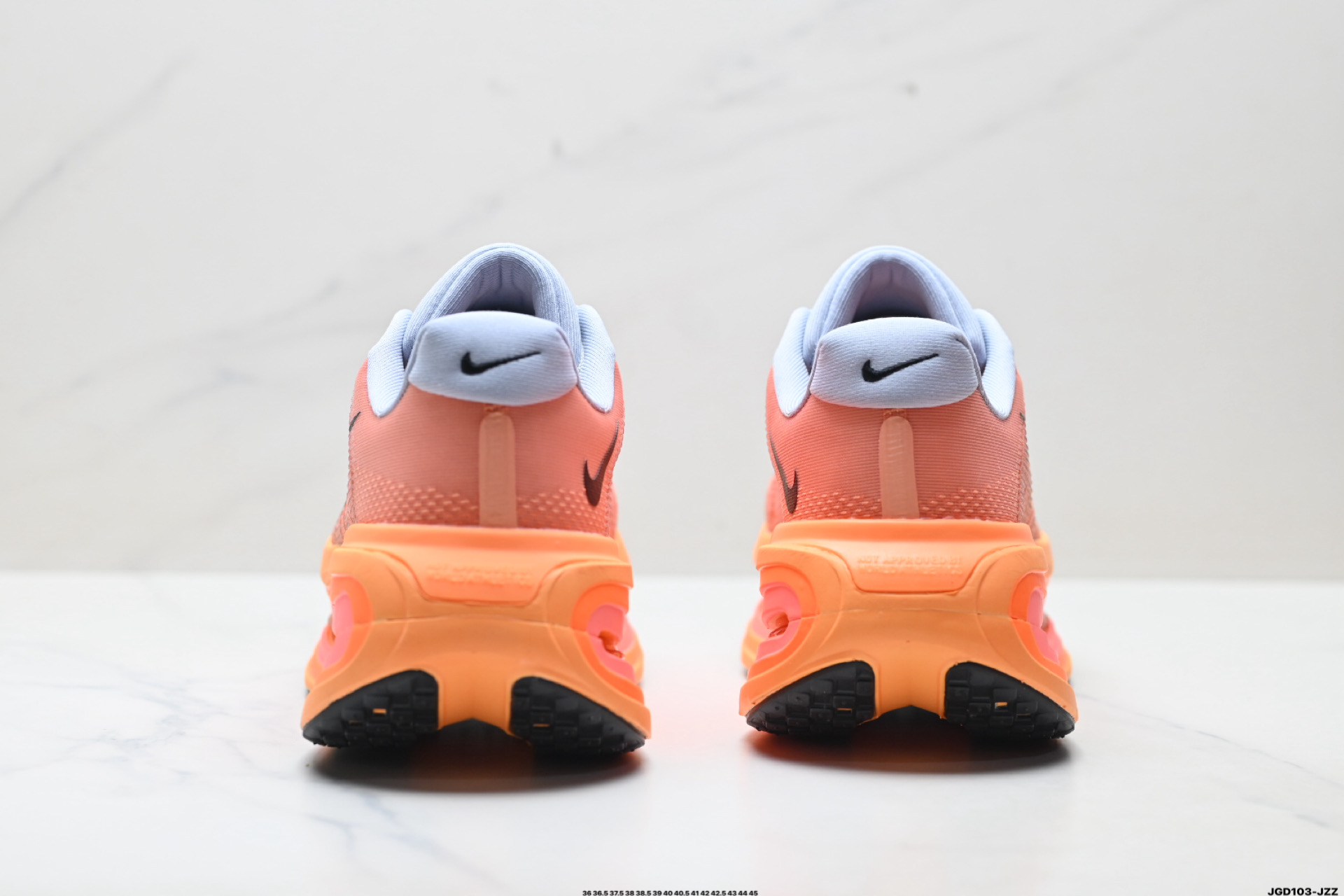Nike VOMERO PREMIUM 耐克 舒适减震防滑 低帮跑步鞋 HQ2050-769