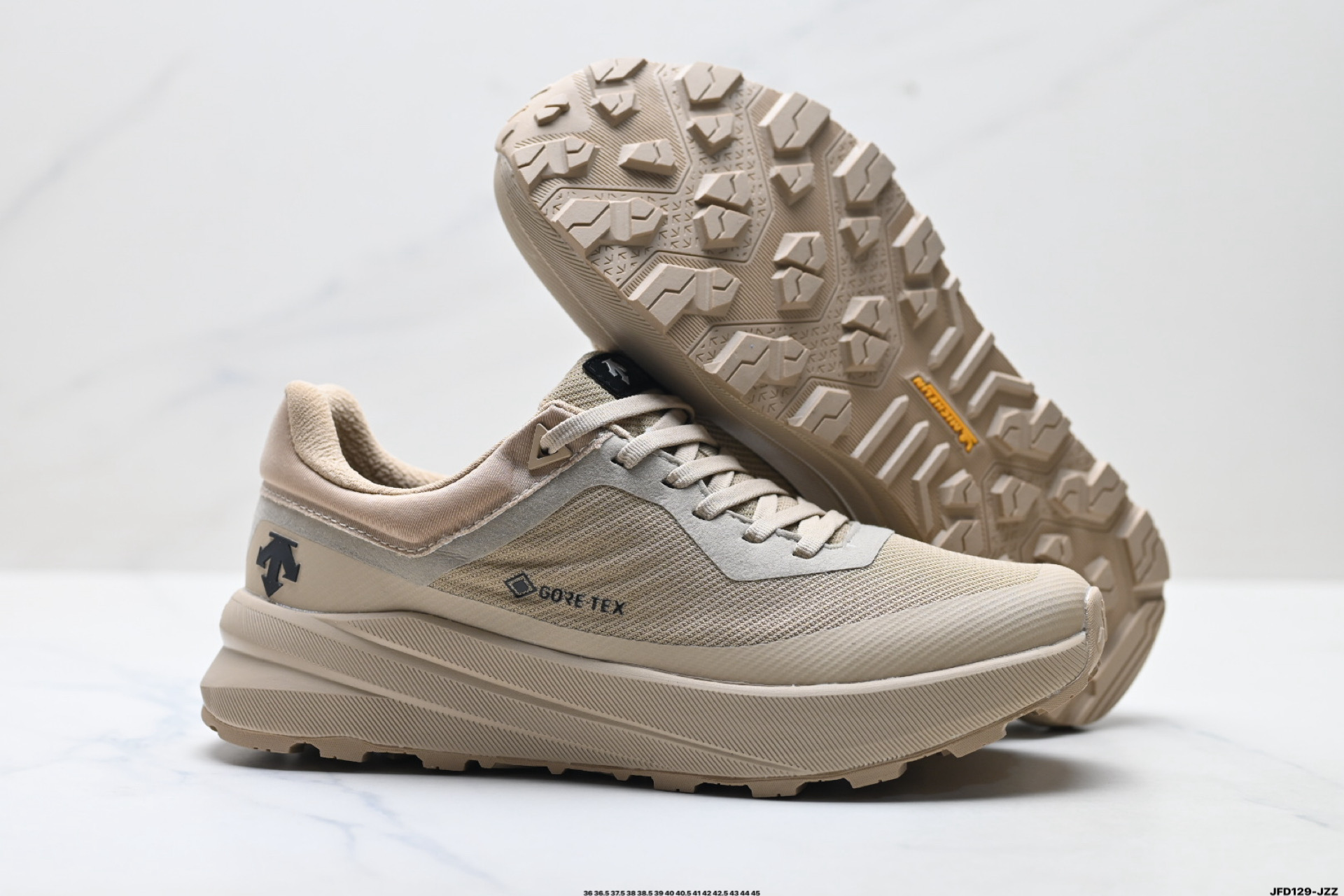迪桑特DESCENTE DUALIS WP 都市通勤 GORE-TEX 时尚舒适 防滑耐磨 时尚休闲运动覆盖防水男子越野跑鞋 D5131DSN24