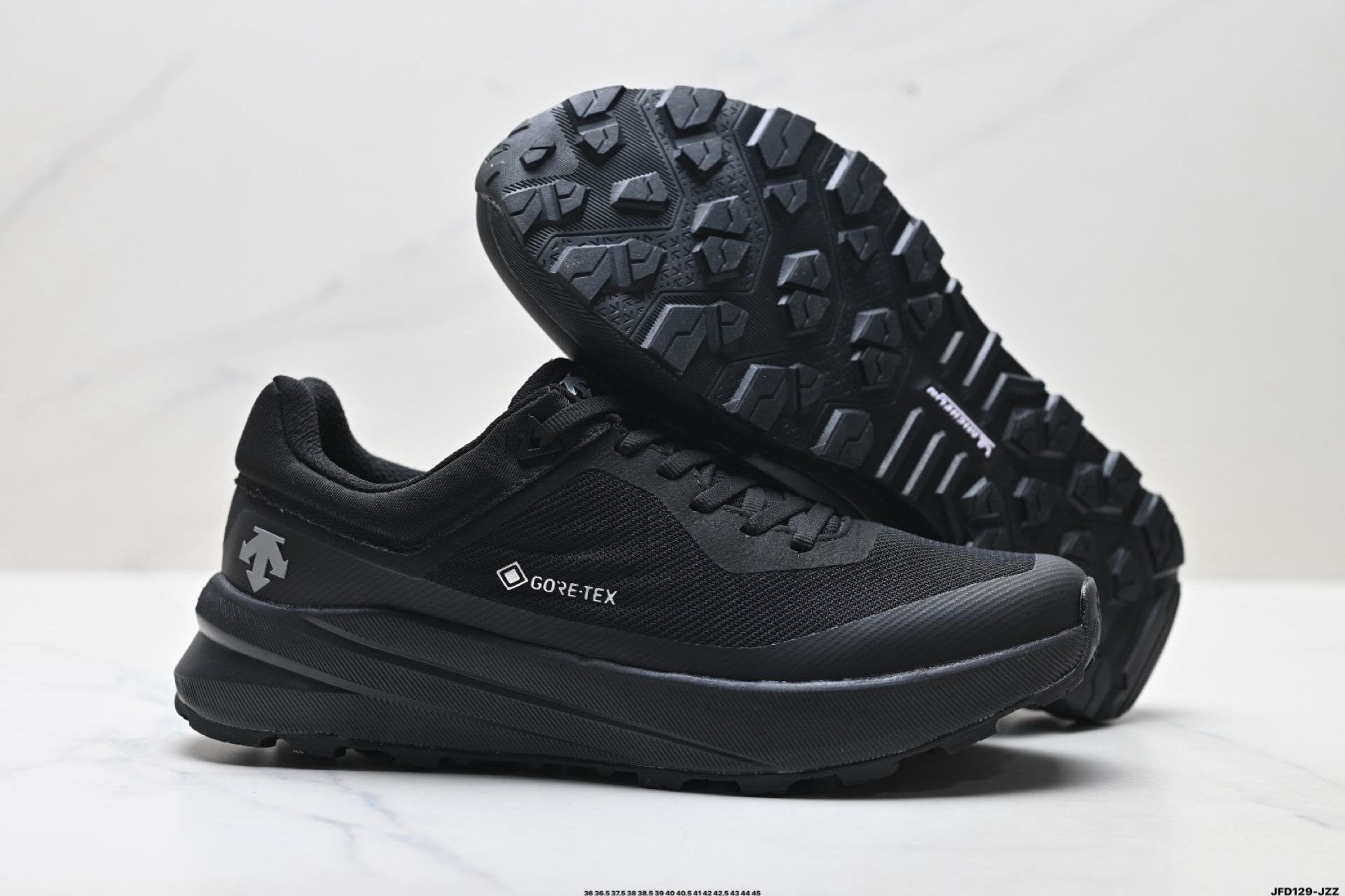迪桑特DESCENTE DUALIS WP 都市通勤 GORE-TEX 时尚舒适 防滑耐磨 时尚休闲运动覆盖防水男子越野跑鞋 D5131DSN24