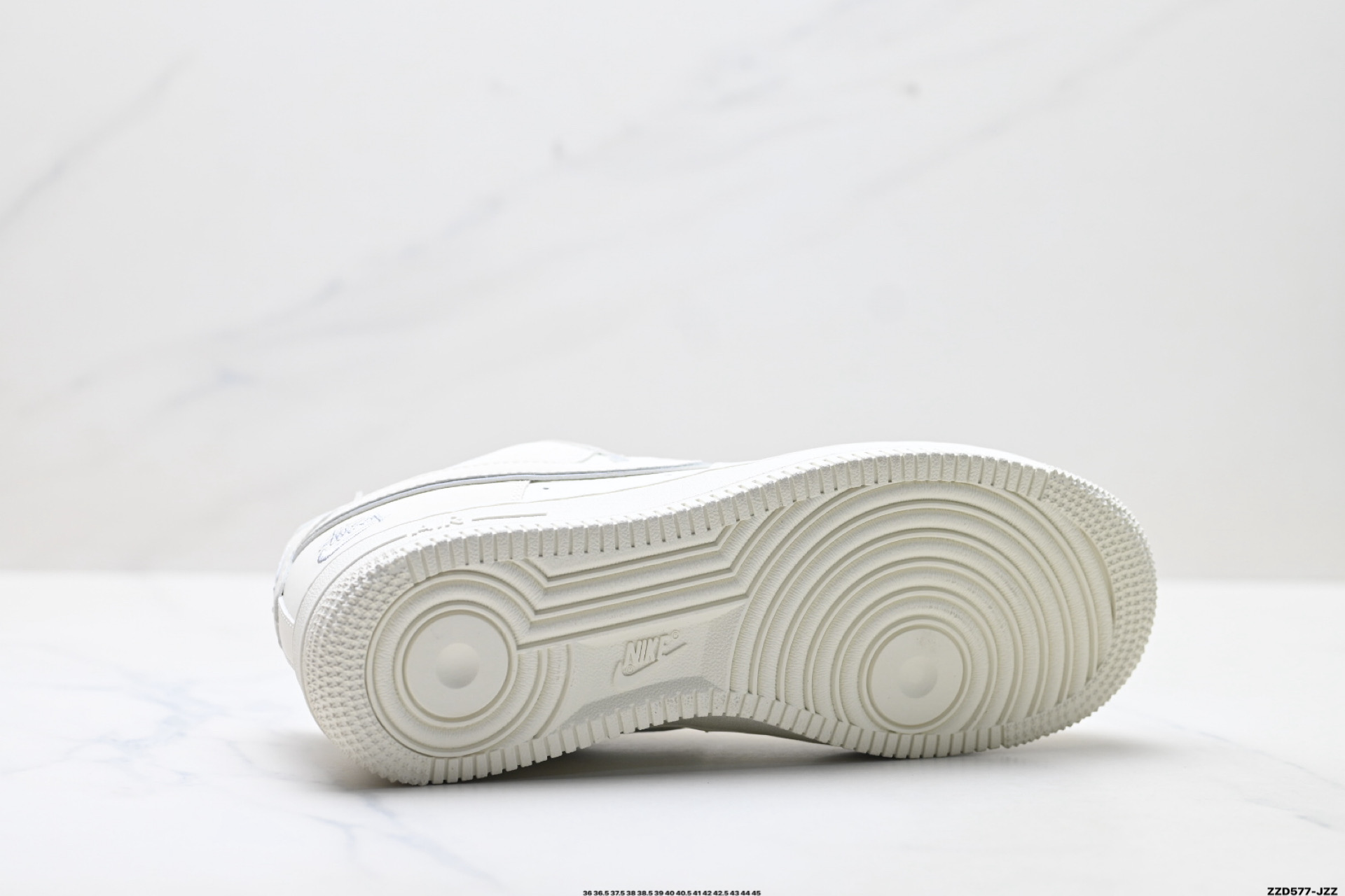 NIKE AIR FORCE 1‘07 LV8 CS5288-057