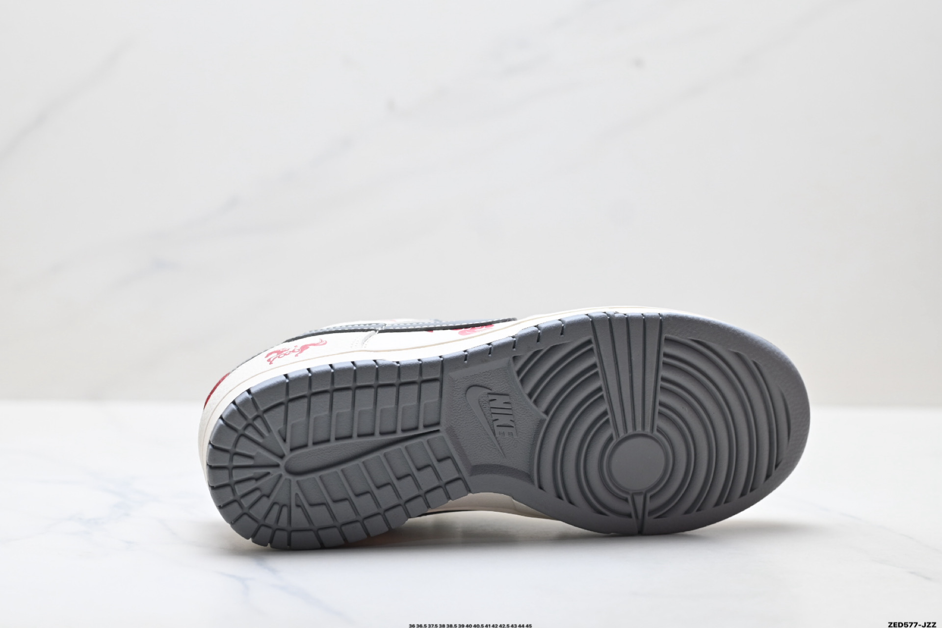 Nike Dunk Low Retro ‘DIY高端定制’耐克 低帮休闲运动板鞋 LX1988-813-莆田鞋,莆田鞋货源,高仿鞋,高仿鞋货源,安福档口,莆田高仿鞋,莆田鞋批发,高仿鞋批发,莆田高仿运动鞋,高仿运动鞋,莆田运动鞋 Nike Dunk Low Retro ‘DIY高端定制’耐克 低帮休闲运动板鞋 LX1988-813