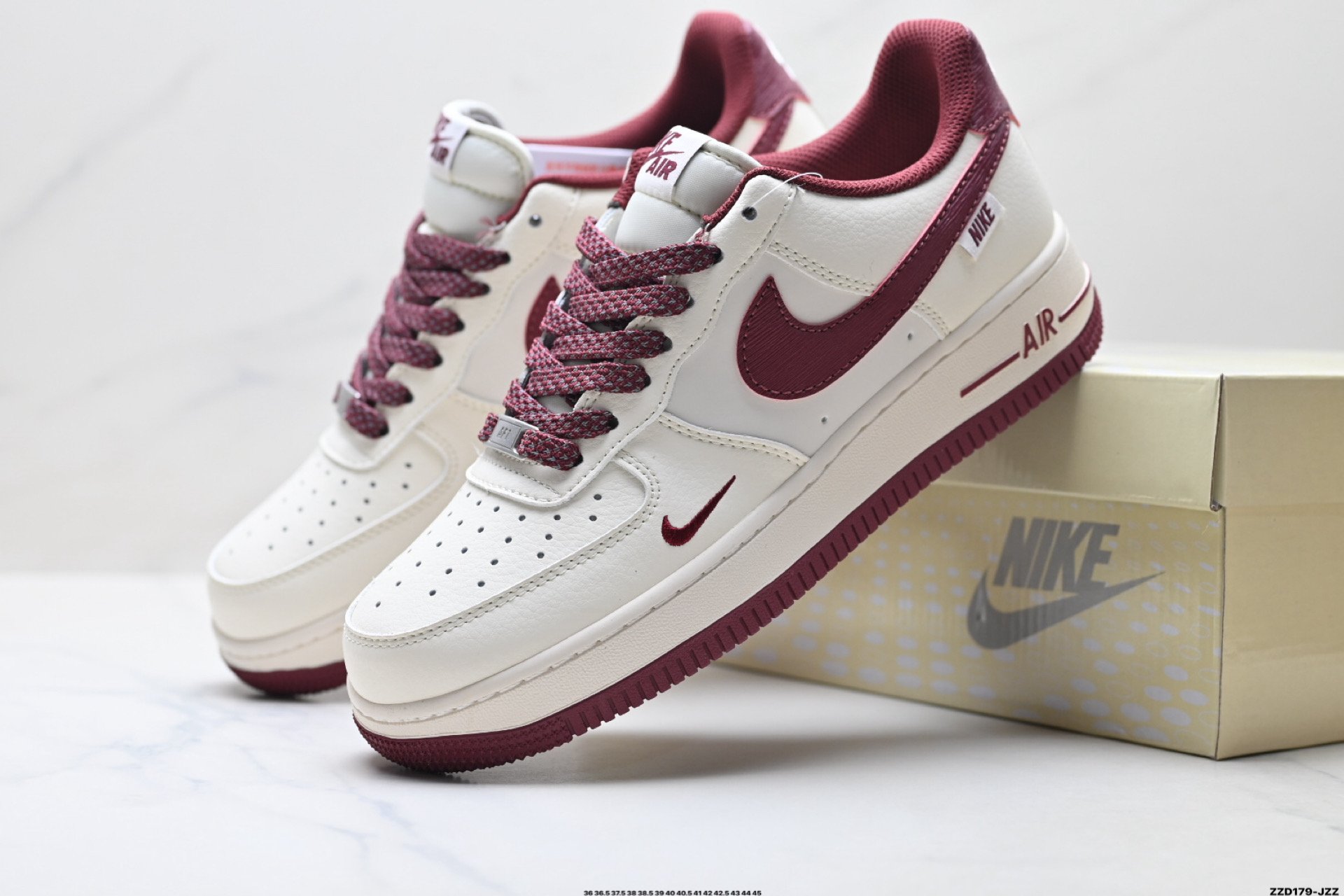 NIKE AIR FORCE 1‘07 LV8 SM6668-126
