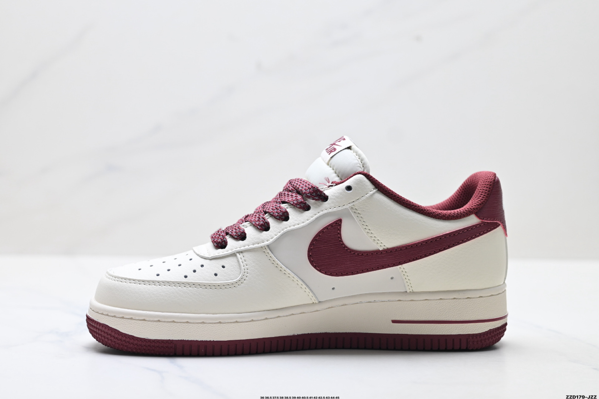 NIKE AIR FORCE 1‘07 LV8 SM6668-126
