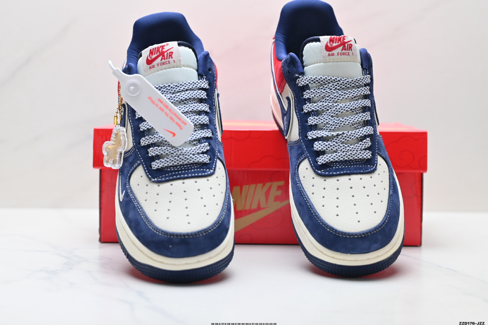 NIKE AIR FORCE 1‘07 LV8 DF0188-136