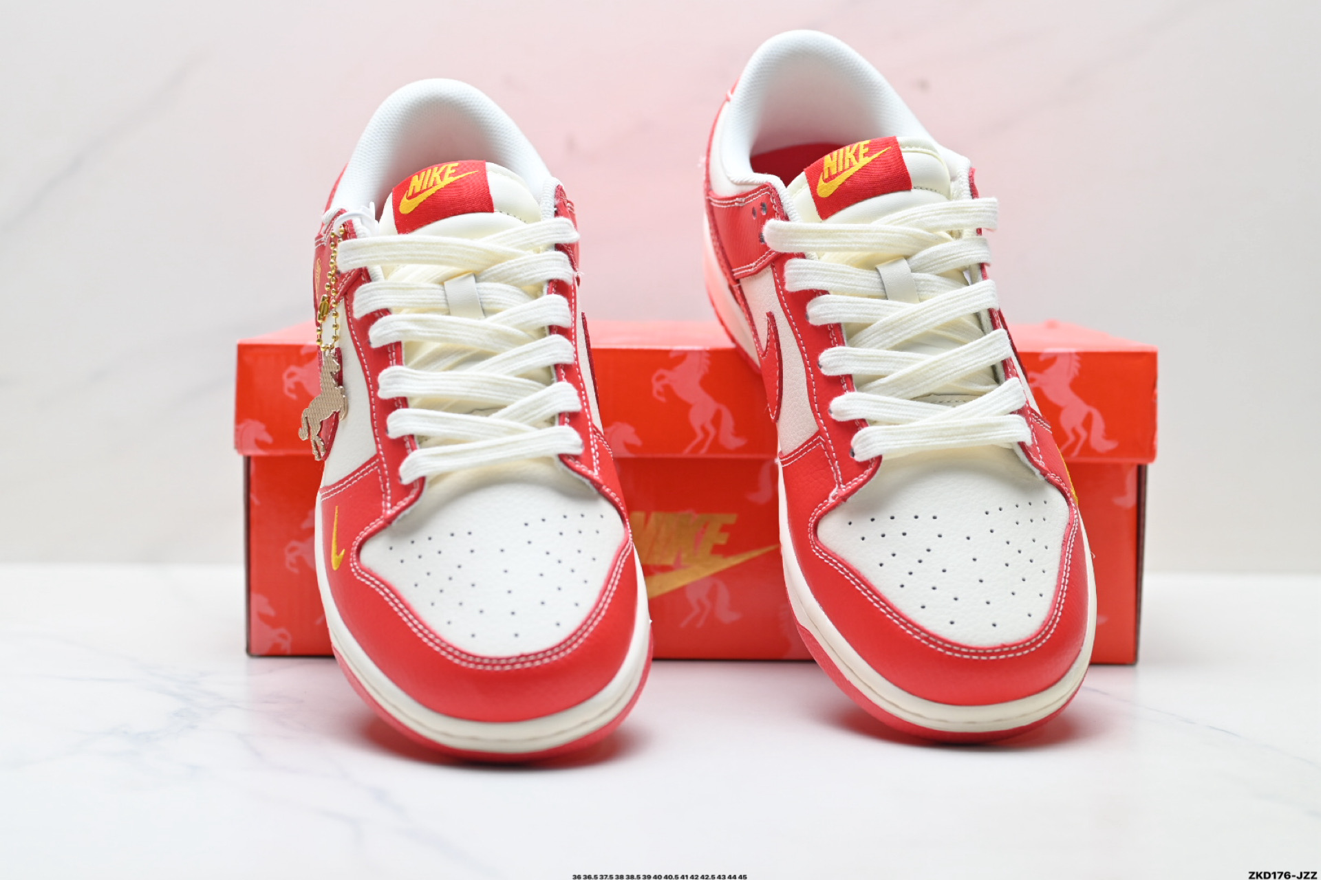 Nike Dunk Low Retro ‘DIY高端定制’耐克 低帮休闲运动板鞋 QW5288-105-莆田鞋,莆田鞋货源,高仿鞋,高仿鞋货源,安福档口,莆田高仿鞋,莆田鞋批发,高仿鞋批发,莆田高仿运动鞋,高仿运动鞋,莆田运动鞋 Nike Dunk Low Retro ‘DIY高端定制’耐克 低帮休闲运动板鞋 QW5288-105