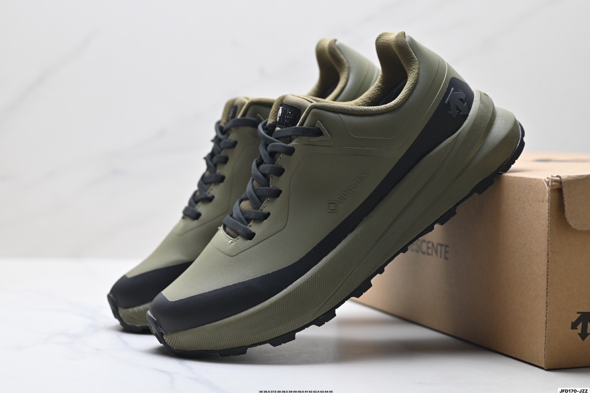 迪桑特DESCENTE DUALIS WP 都市通勤 GORE-TEX 时尚舒适 防滑耐磨 时尚休闲运动覆盖防水男子越野跑鞋 D4432LCR23