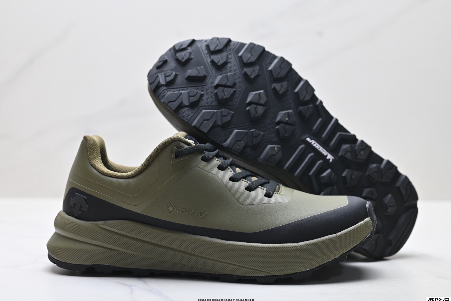 迪桑特DESCENTE DUALIS WP 都市通勤 GORE-TEX 时尚舒适 防滑耐磨 时尚休闲运动覆盖防水男子越野跑鞋 D4432LCR23