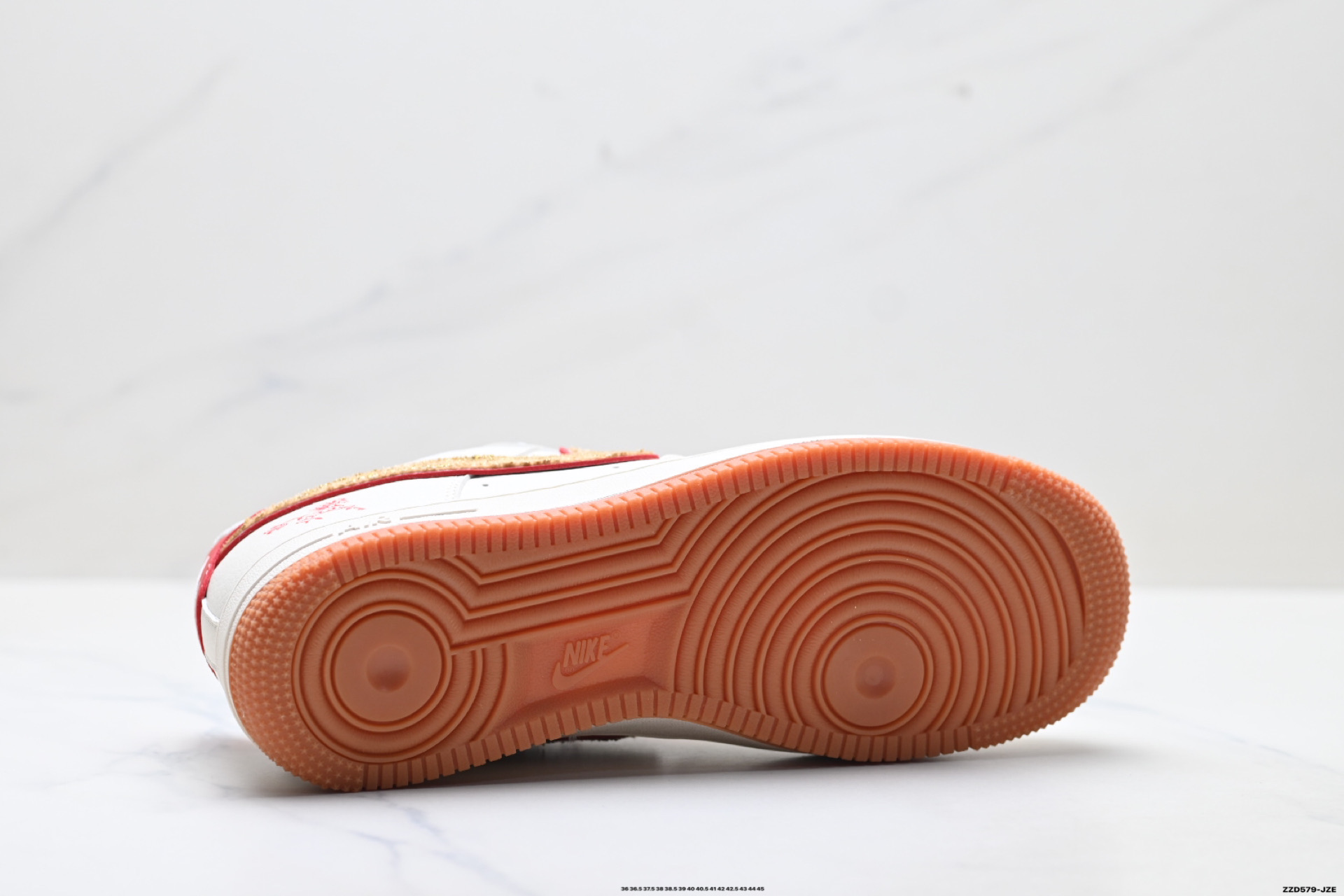 NIKE AIR FORCE 1‘07 LV8 SD6868-128