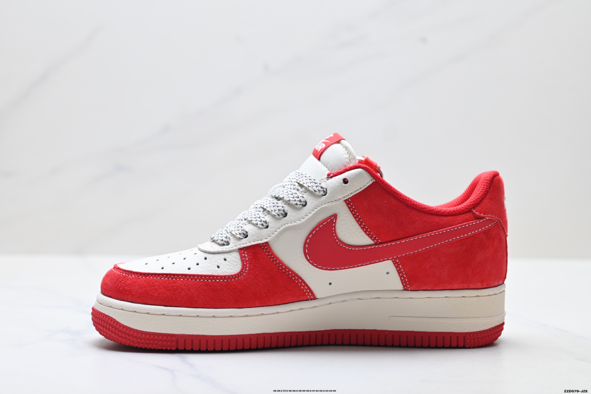 NIKE AIR FORCE 1‘07 LV8 ZH2598-608