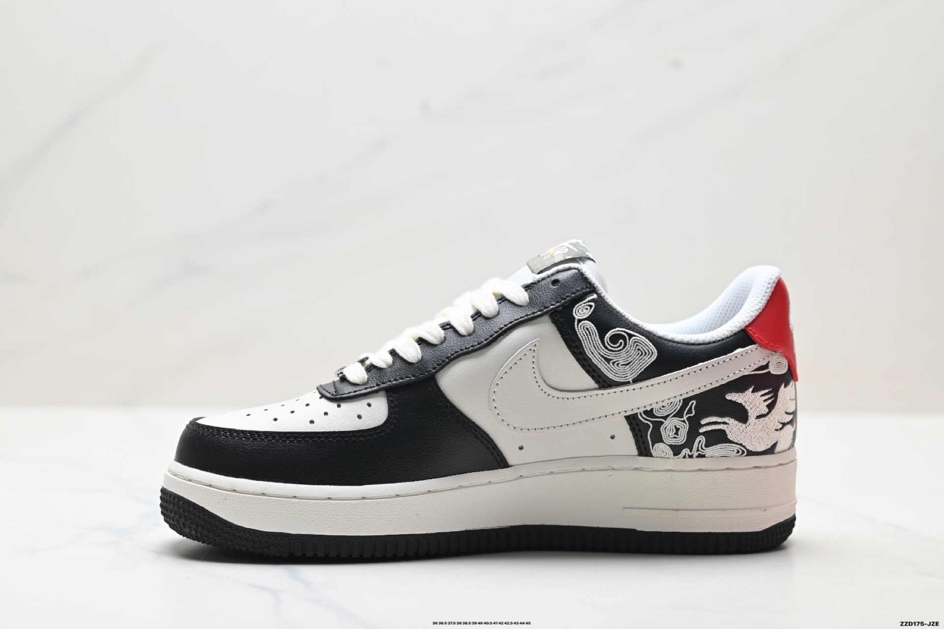 NIKE AIR FORCE 1‘07 IQ1119-012