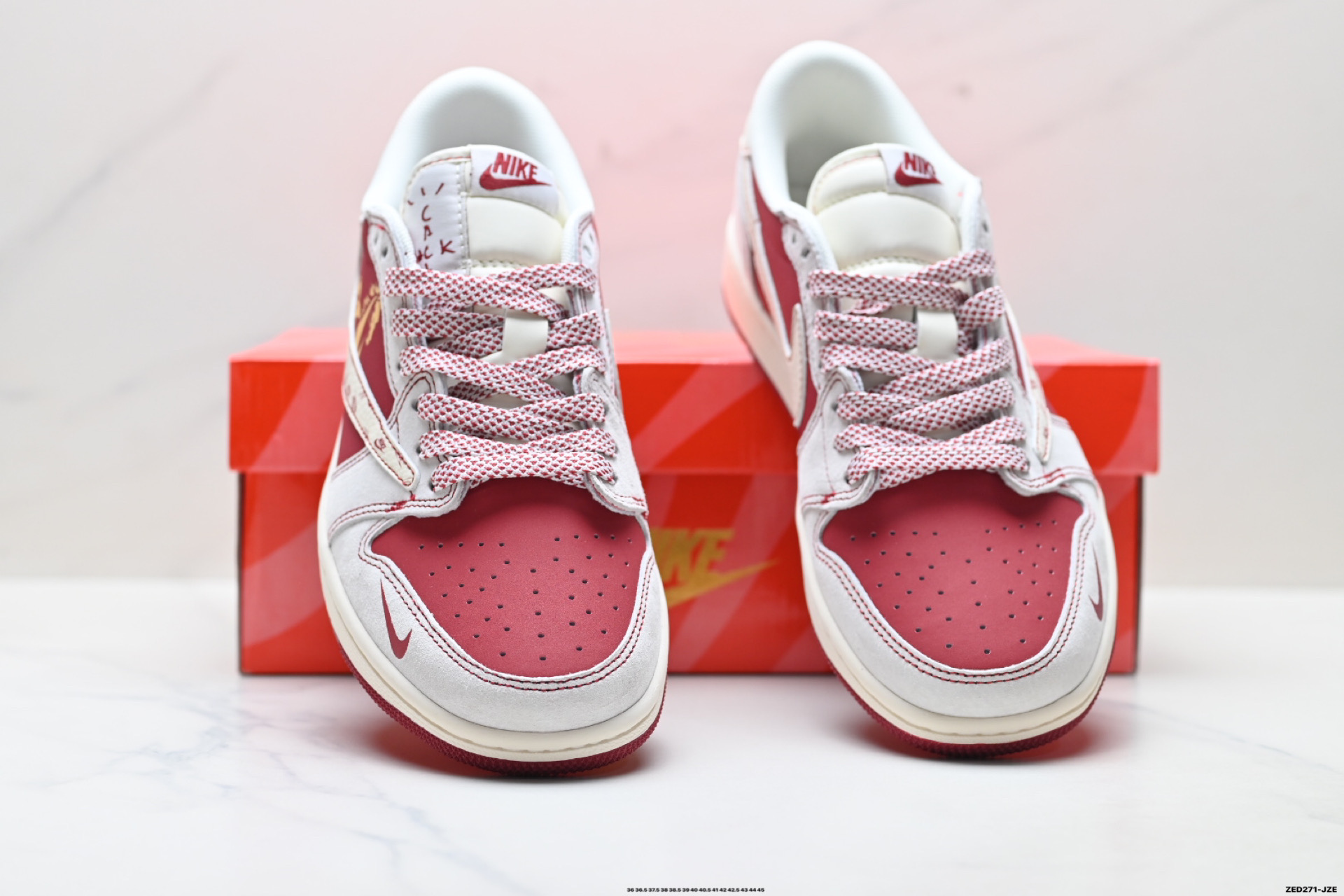 Nike Air Jordan 1 x Travis Scott AJ1倒勾 乔一倒钩 ‘DIY’定制 耐克 低帮文化篮球鞋 JP2076-120