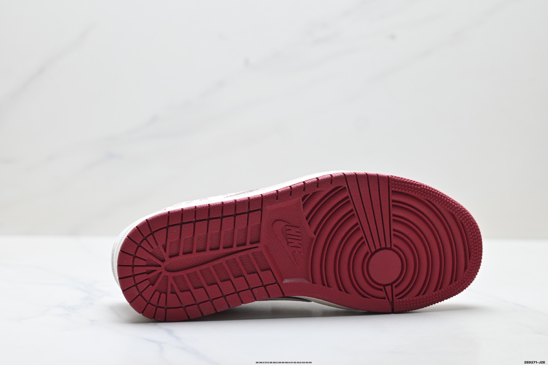 Nike Air Jordan 1 x Travis Scott AJ1倒勾 乔一倒钩 ‘DIY’定制 耐克 低帮文化篮球鞋 JP2076-120