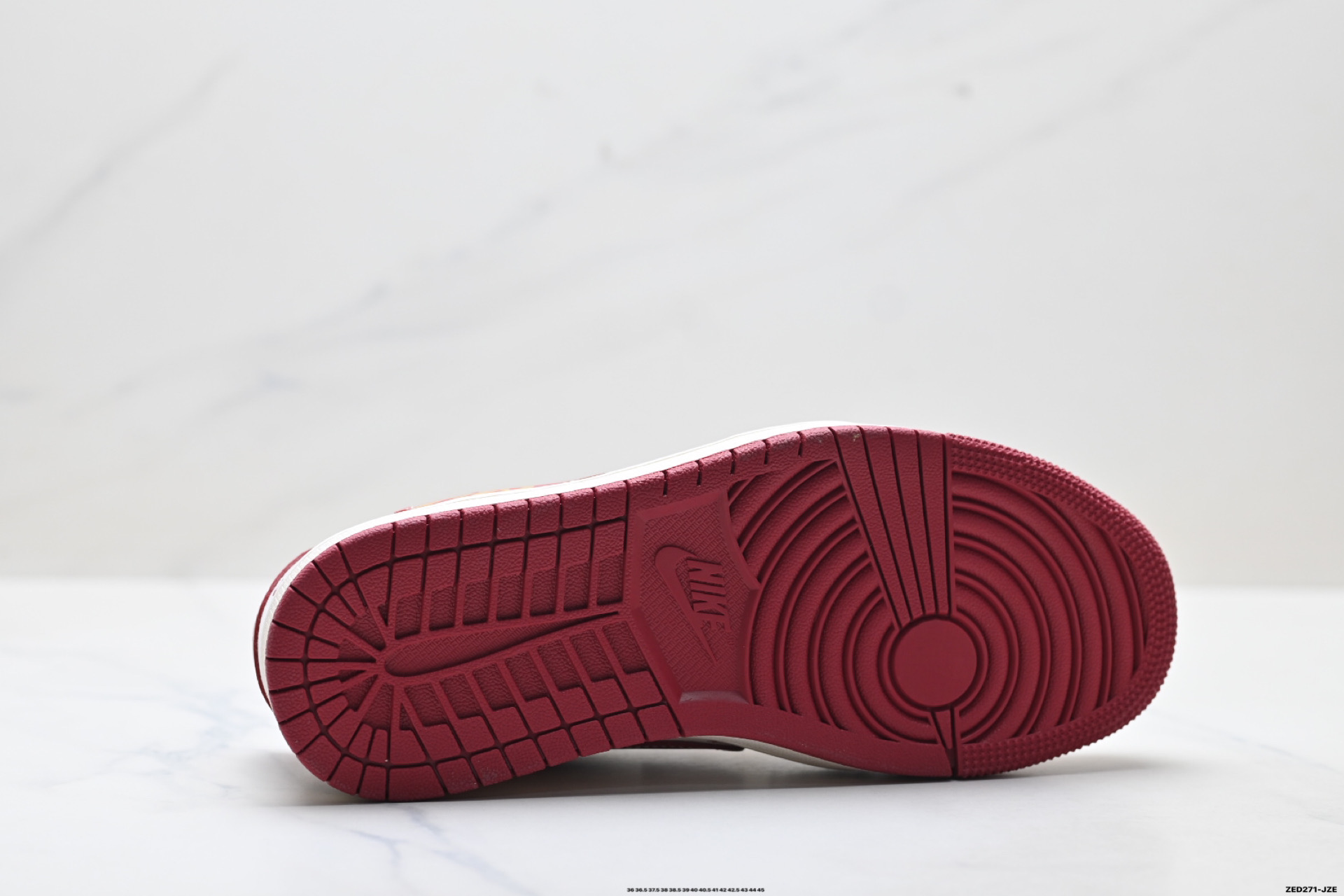 Nike Air Jordan 1 x Travis Scott AJ1倒勾 乔一倒钩 ‘DIY’定制 耐克 低帮文化篮球鞋 JP2076-116