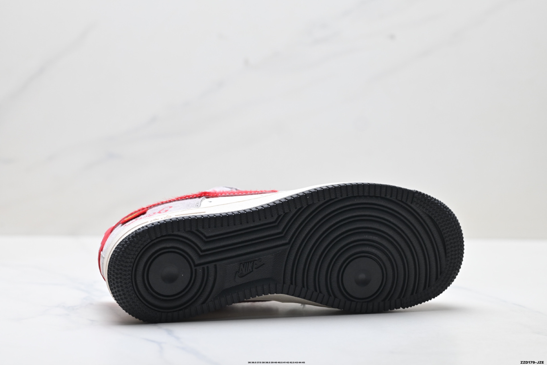 NIKE AIR FORCE 1‘07 LV8 HT5088-632