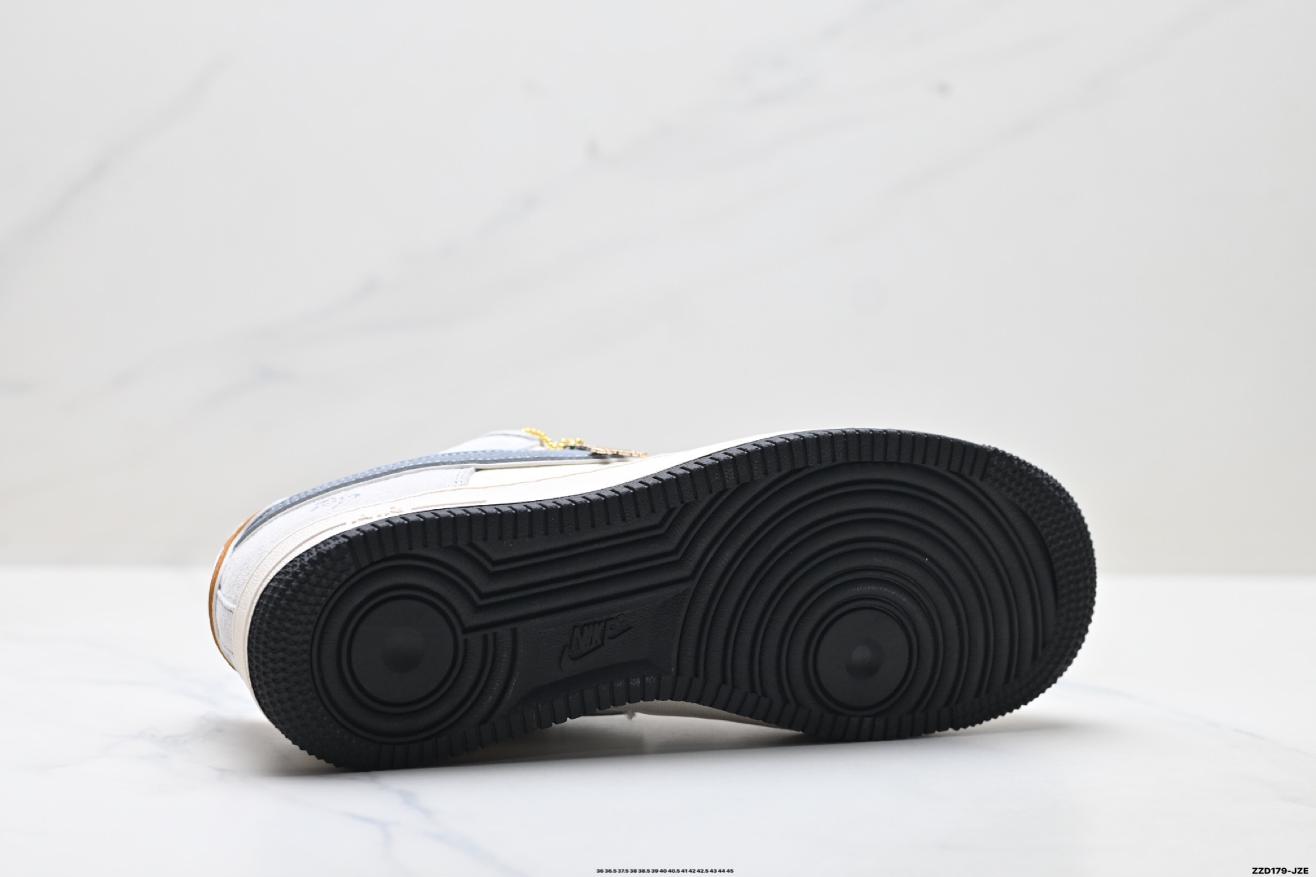 NIKE AIR FORCE 1‘07 LV8 HT5088-633