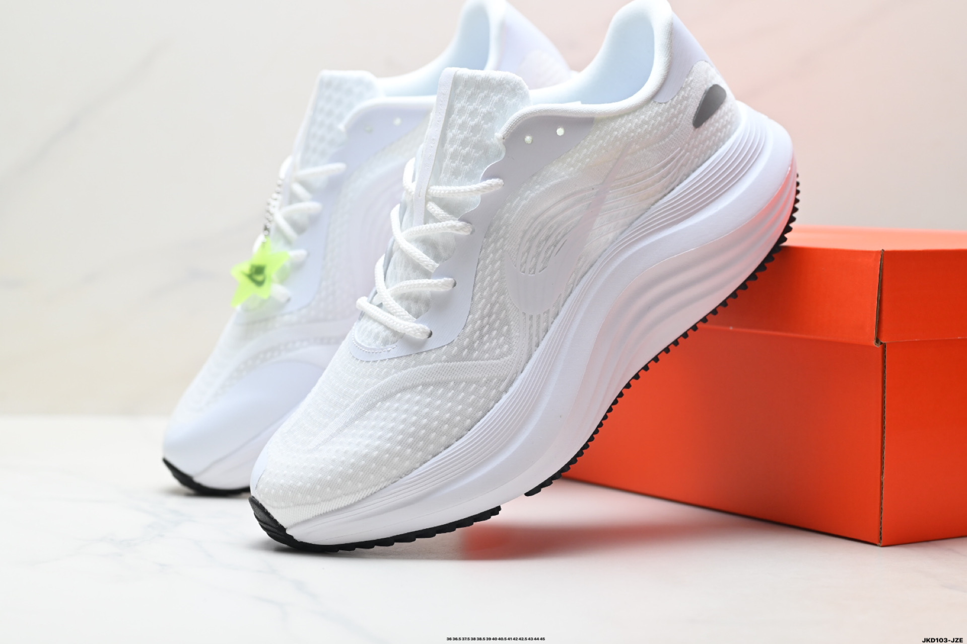 Nike Comfort Ride EasyOn 耐克 舒适贴合 透气支撑跑步鞋 FN0388-001