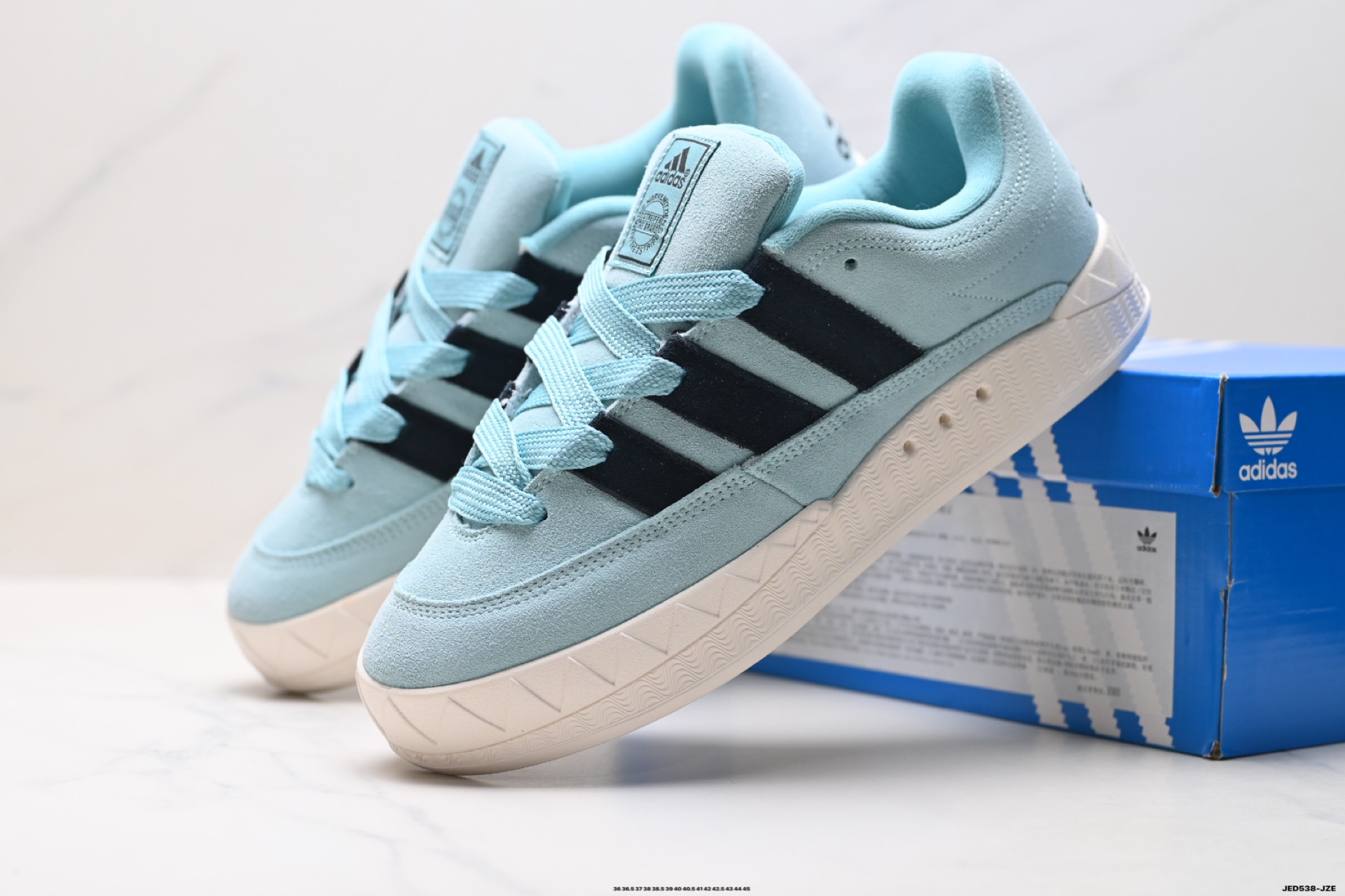 Adidas Adimatic Low 马蒂奇系列低帮 复古鲨鱼面包鞋运动休闲滑板板鞋 KI8880