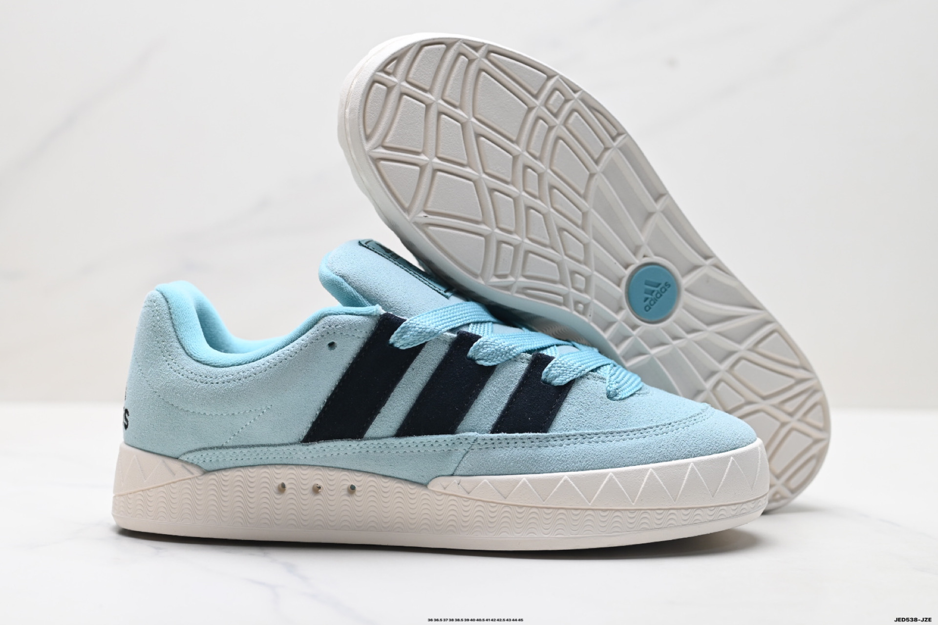 Adidas Adimatic Low 马蒂奇系列低帮 复古鲨鱼面包鞋运动休闲滑板板鞋 KI8880
