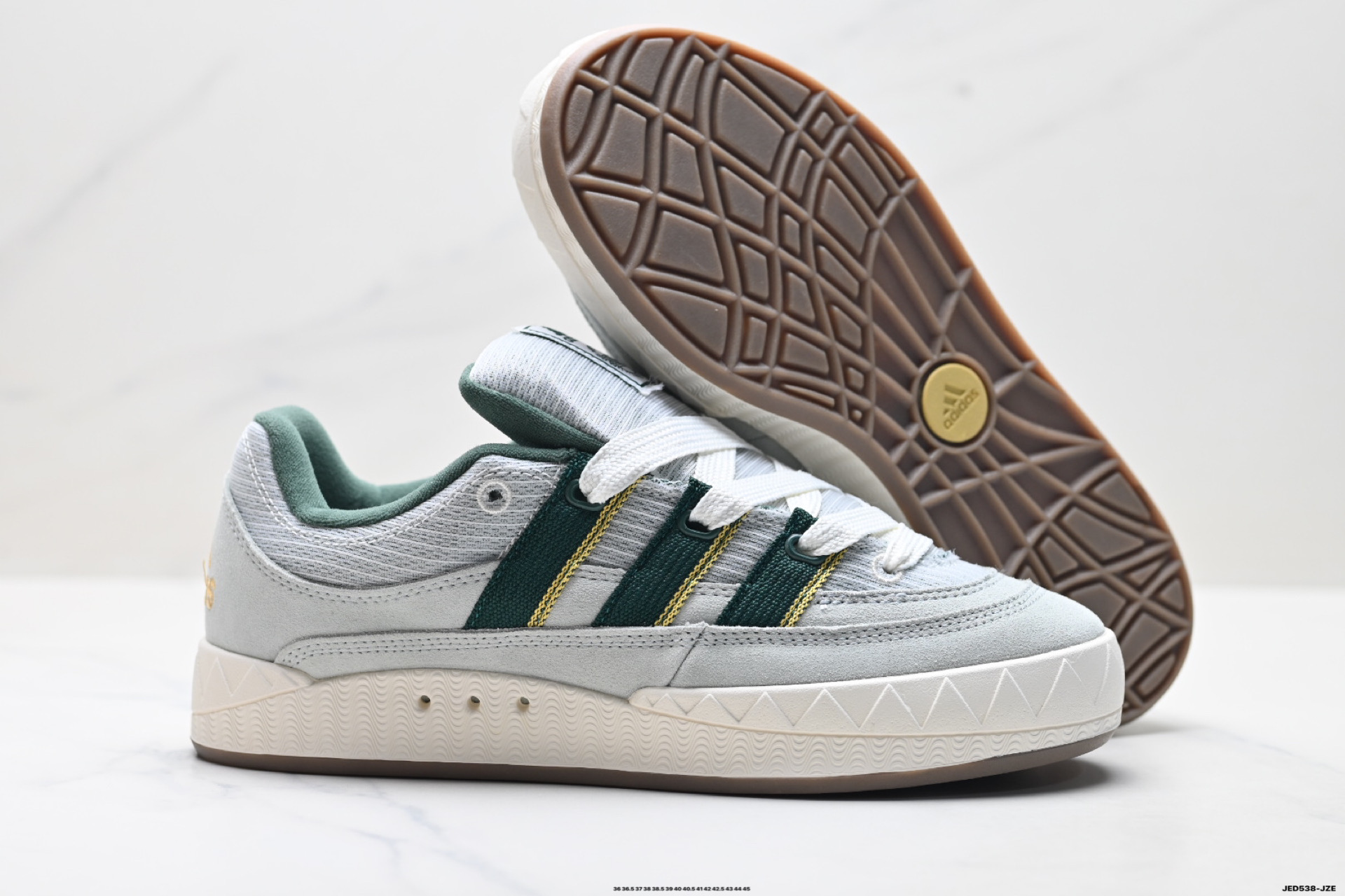 Adidas Adimatic Low 马蒂奇系列低帮 复古鲨鱼面包鞋运动休闲滑板板鞋 KI8880