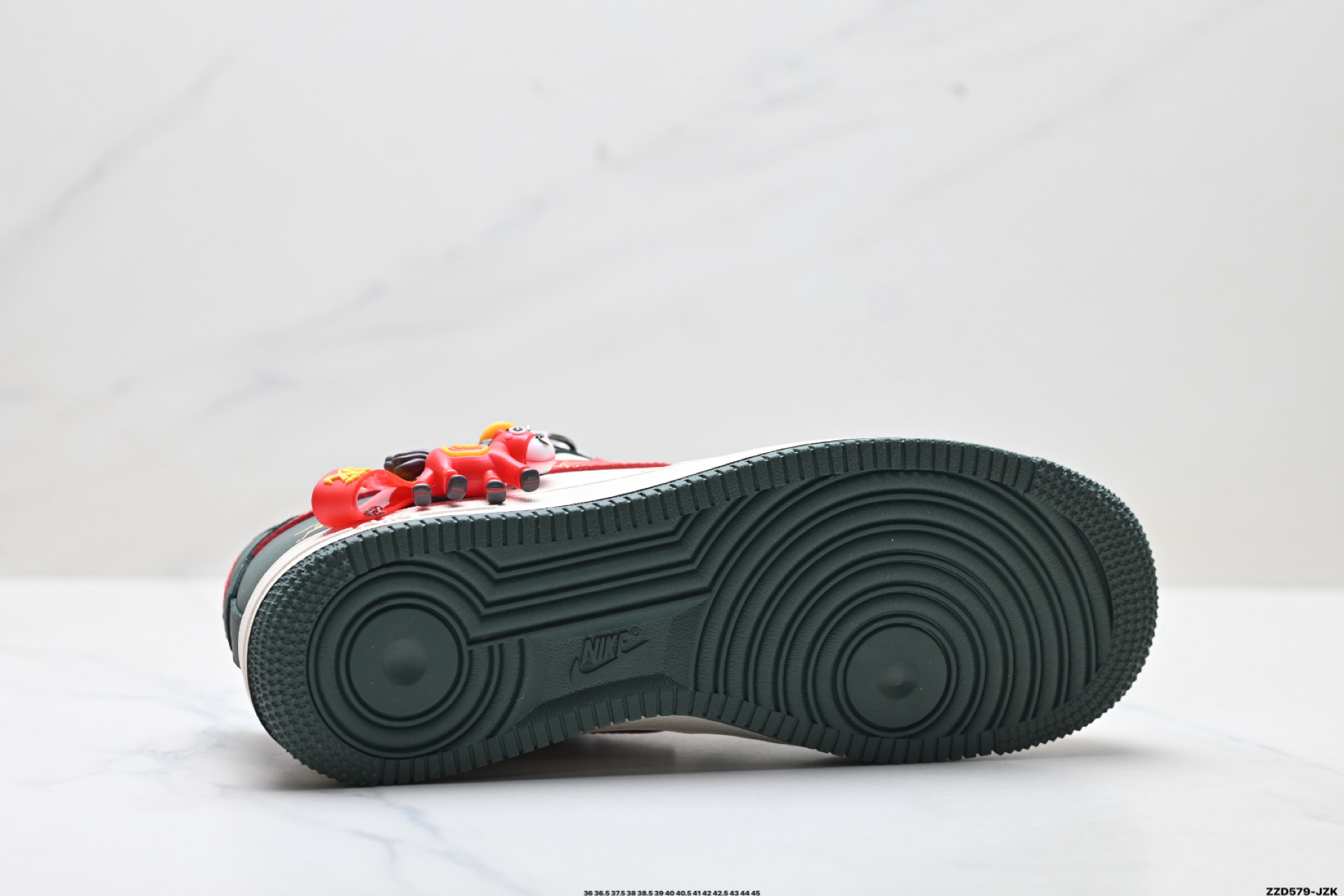 NIKE AIR FORCE 1‘07 LV8 FF9989-003