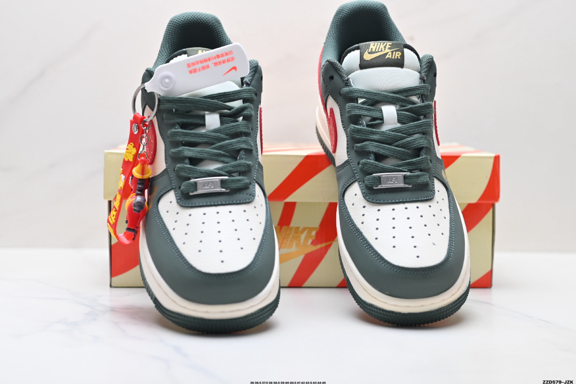 NIKE AIR FORCE 1‘07 LV8 FF9989-003