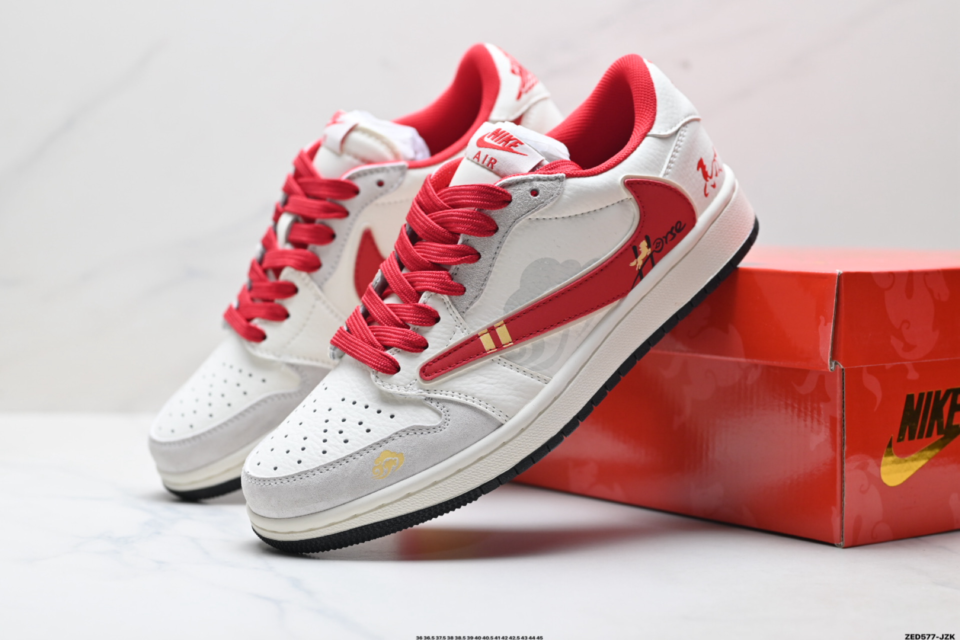 Nike Air Jordan 1 x Travis Scott AJ1倒勾 乔一倒钩 ‘DIY’定制 耐克 低帮文化篮球鞋 XA2001-906