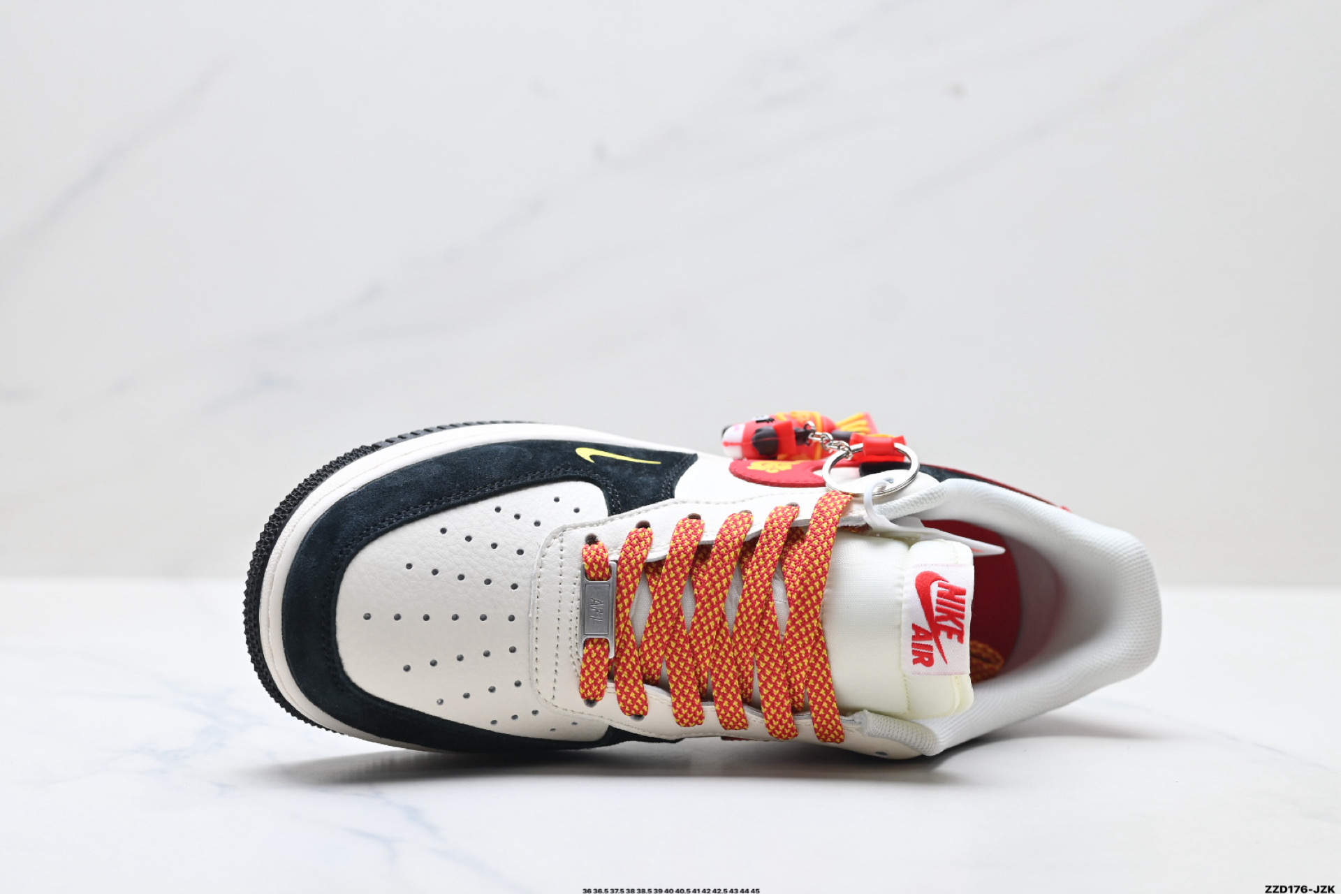 NIKE AIR FORCE 1‘07 LV8 MZ9588-835
