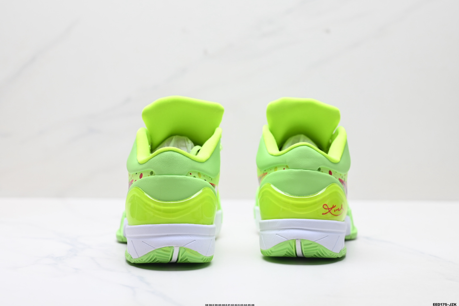 💰380
纯原✅Nike Zoom Kobe VI 马年限定 CNY新年款 耐克 科比6代系列 低帮复刻实战运动低帮文化篮球鞋
纯原版本 鞋头和鞋舌采用透气运动网布制成
采用更为挺拔的鞋口设计 为脚踝带来更佳的包裹与支撑感 侧面独特波纹纹理细节 打破了单调 赋予鞋子灵动与活力的视觉体验
货号:AV6339-105
尺码:38 38.5 39 40 40.5 41 42 42.5 43 44 45 46
ID:EED175-JZK