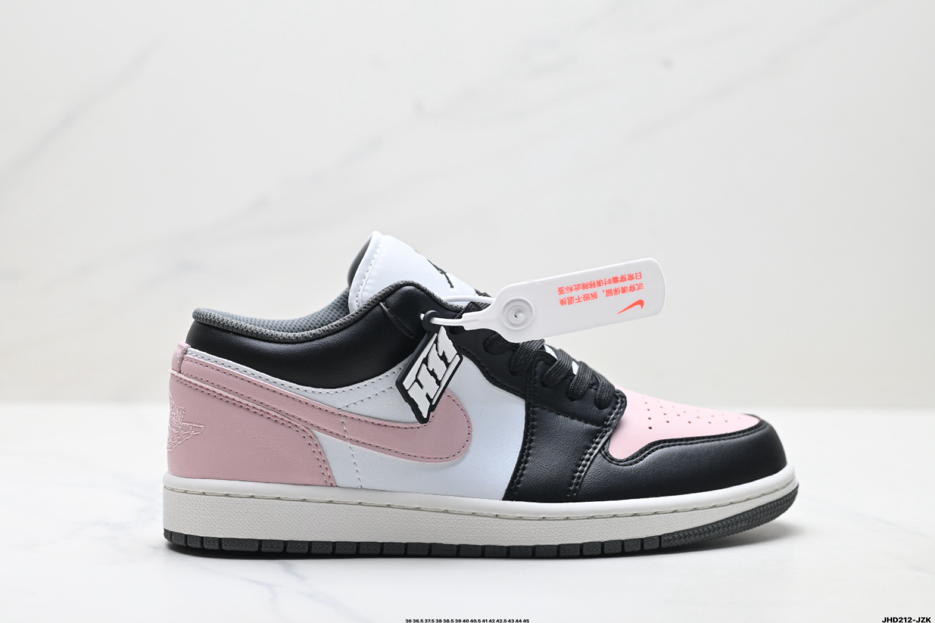 💰220
公司级✅Nike Air Jordan 1 Low OG 耐克 AJ1乔1低帮休闲板鞋
同步官方配色 升级原楦原档案数据开发纸版楦型 采用同源纳帕头层皮革鞋面材质 全新底模完美品相清洁度及喷漆效果
官方货号:IQ9389-547
尺码:36 36.5 37.5 38 38.5 39 40 40.5 41 42 42.5 43 44 45
ID:JHD212-JZK