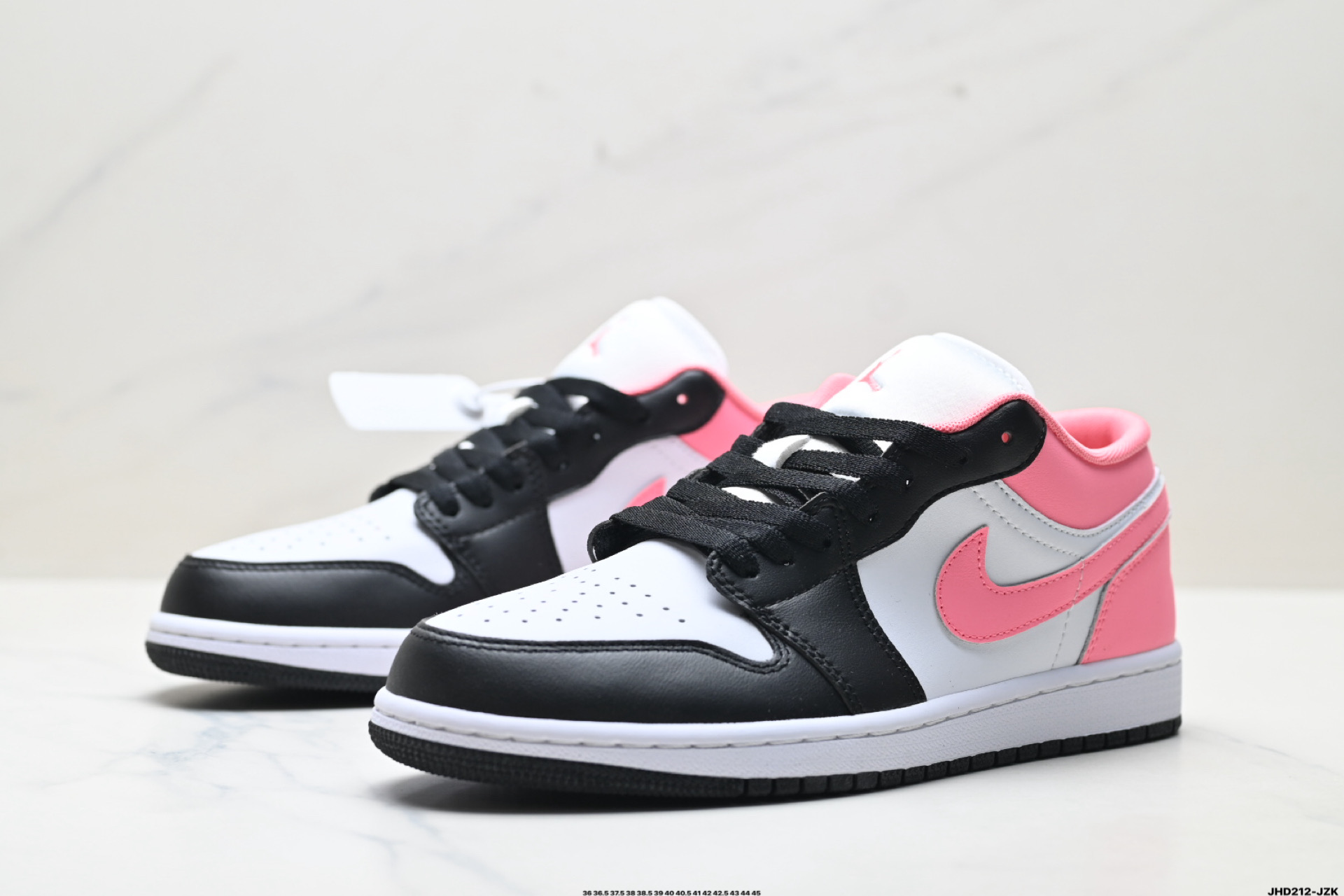 💰220
公司级✅Nike Air Jordan 1 Low OG 耐克 AJ1乔1低帮休闲板鞋 
同步官方配色 升级原楦原档案数据开发纸版楦型 采用同源纳帕头层皮革鞋面材质 全新底模完美品相清洁度及喷漆效果
官方货号:IQ9389-547
尺码:36 36.5 37.5 38 38.5 39 40 40.5 41 42 42.5 43 44 45
ID:JHD212-JZK