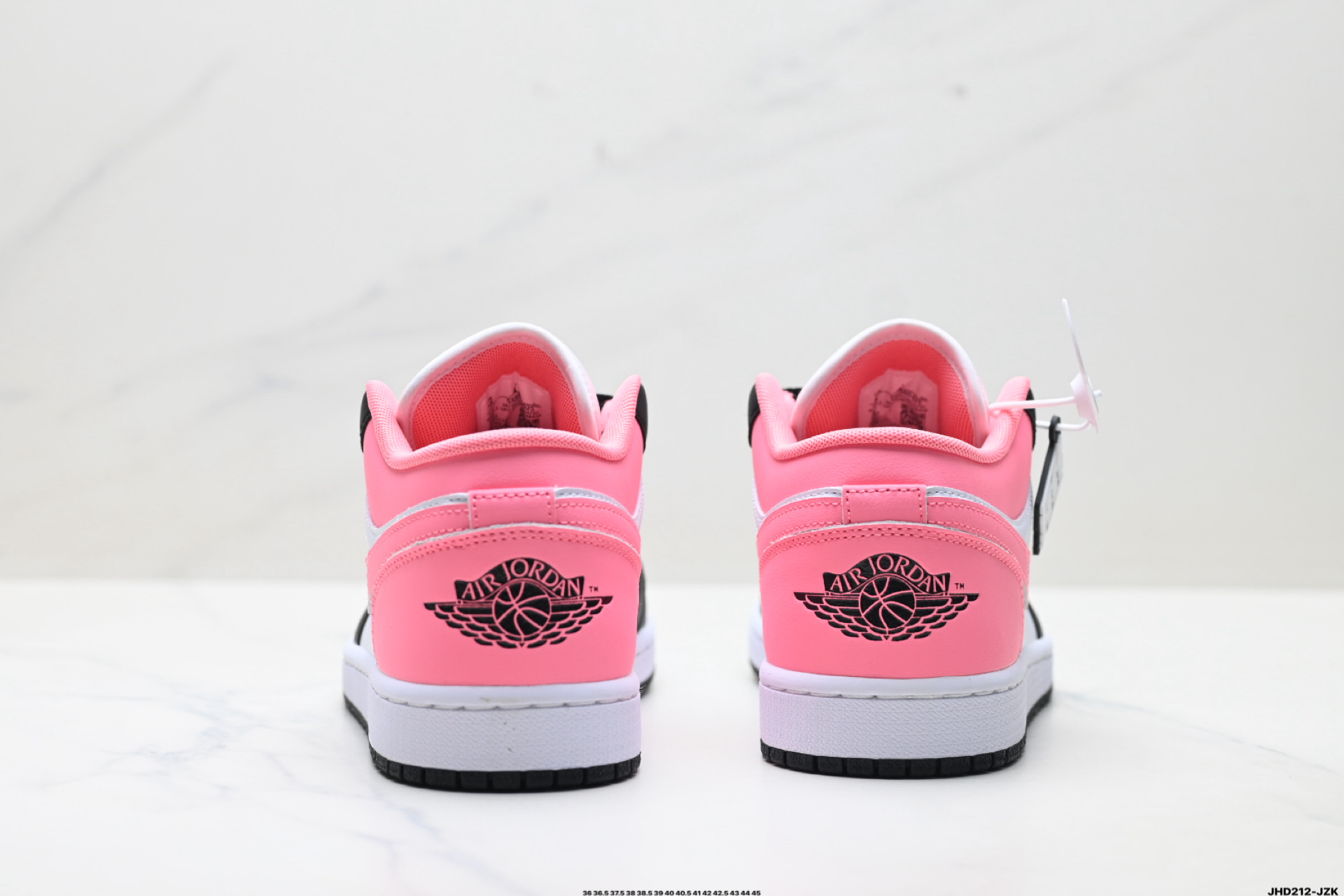 💰220
公司级✅Nike Air Jordan 1 Low OG 耐克 AJ1乔1低帮休闲板鞋 
同步官方配色 升级原楦原档案数据开发纸版楦型 采用同源纳帕头层皮革鞋面材质 全新底模完美品相清洁度及喷漆效果
官方货号:IQ9389-547
尺码:36 36.5 37.5 38 38.5 39 40 40.5 41 42 42.5 43 44 45
ID:JHD212-JZK