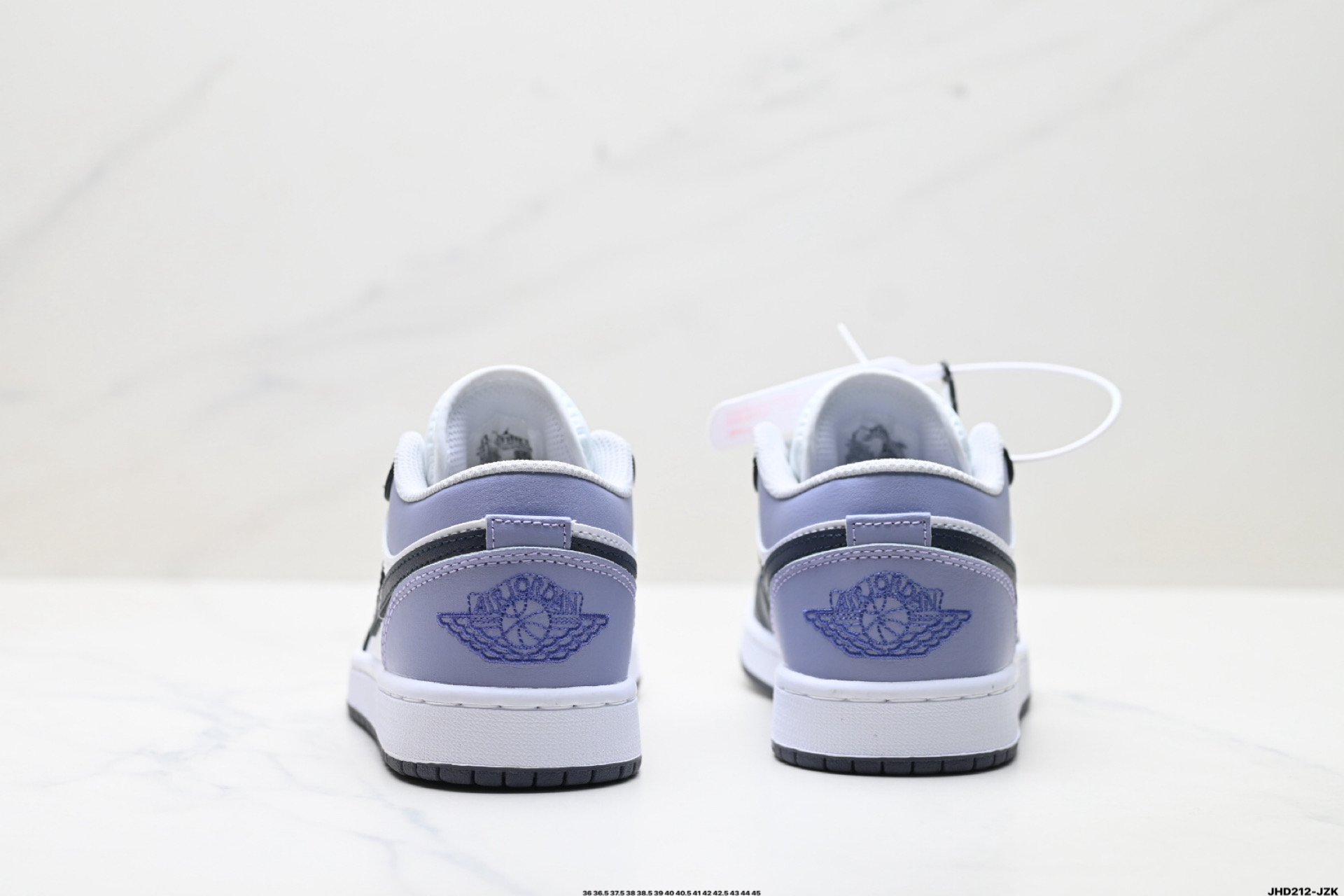 💰220
公司级✅Nike Air Jordan 1 Low OG 耐克 AJ1乔1低帮休闲板鞋 
同步官方配色 升级原楦原档案数据开发纸版楦型 采用同源纳帕头层皮革鞋面材质 全新底模完美品相清洁度及喷漆效果
官方货号:IQ9389-547
尺码:36 36.5 37.5 38 38.5 39 40 40.5 41 42 42.5 43 44 45
ID:JHD212-JZK