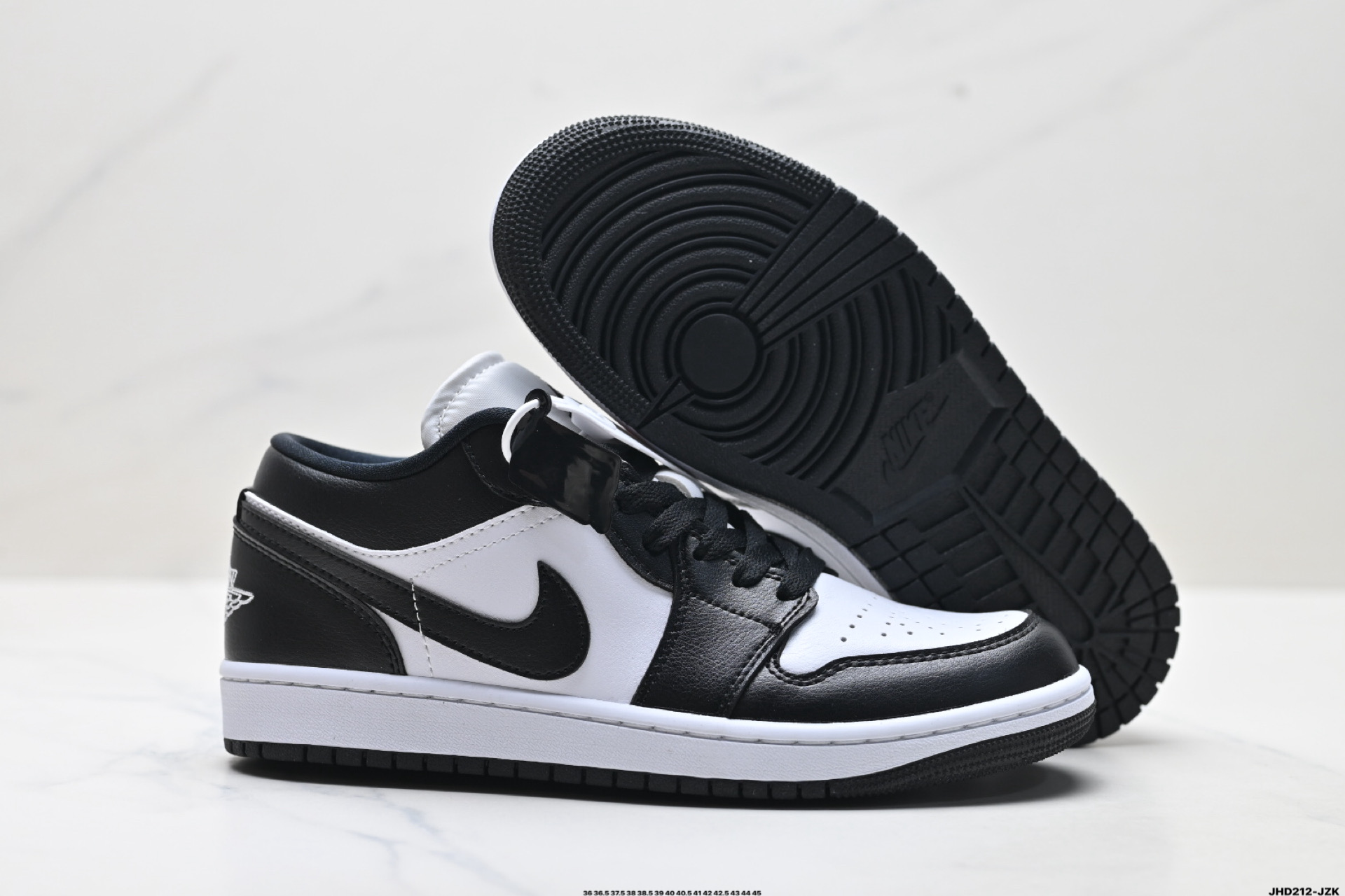 💰220
公司级✅Nike Air Jordan 1 Low OG 耐克 AJ1乔1低帮休闲板鞋 
同步官方配色 升级原楦原档案数据开发纸版楦型 采用同源纳帕头层皮革鞋面材质 全新底模完美品相清洁度及喷漆效果
官方货号:IQ9389-547
尺码:36 36.5 37.5 38 38.5 39 40 40.5 41 42 42.5 43 44 45
ID:JHD212-JZK