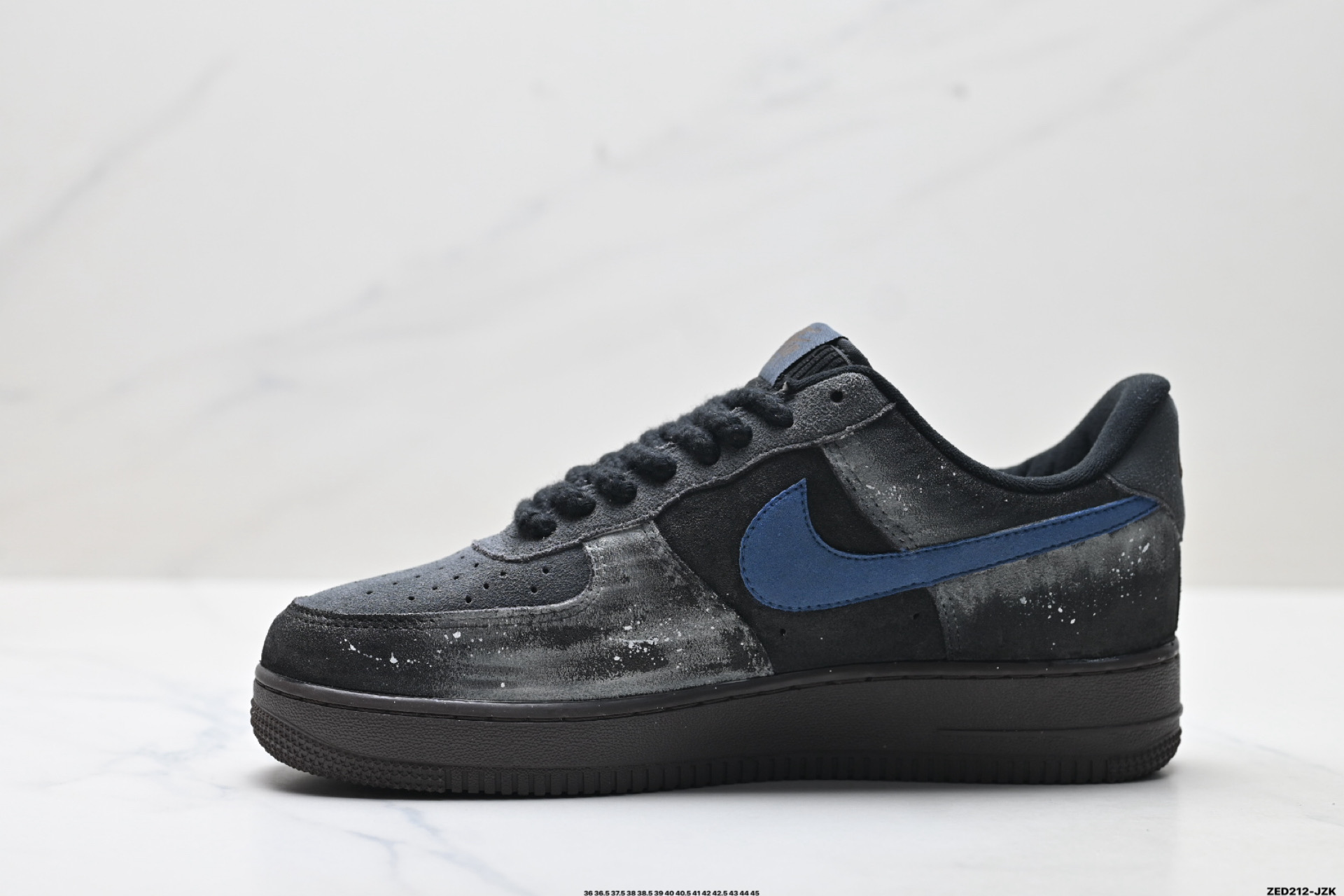 NIKE AIR FORCE 1‘07 LV8 DO6730-101