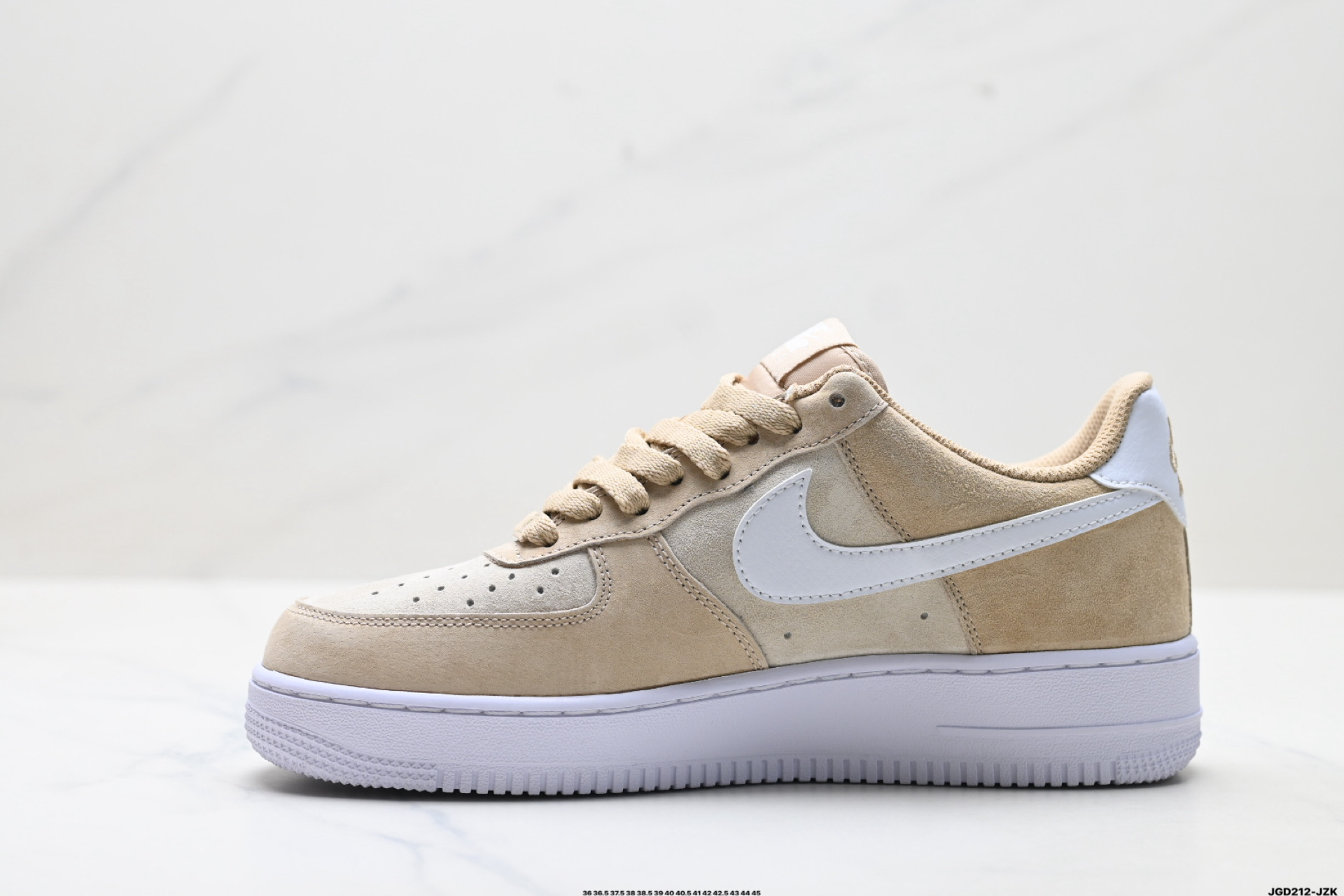 NIKE AIR FORCE 1‘07 LV8 IO9964-200
