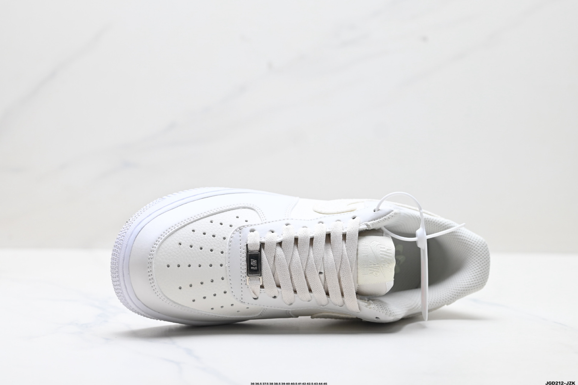 NIKE AIR FORCE 1‘07 LV8 IB8865-221