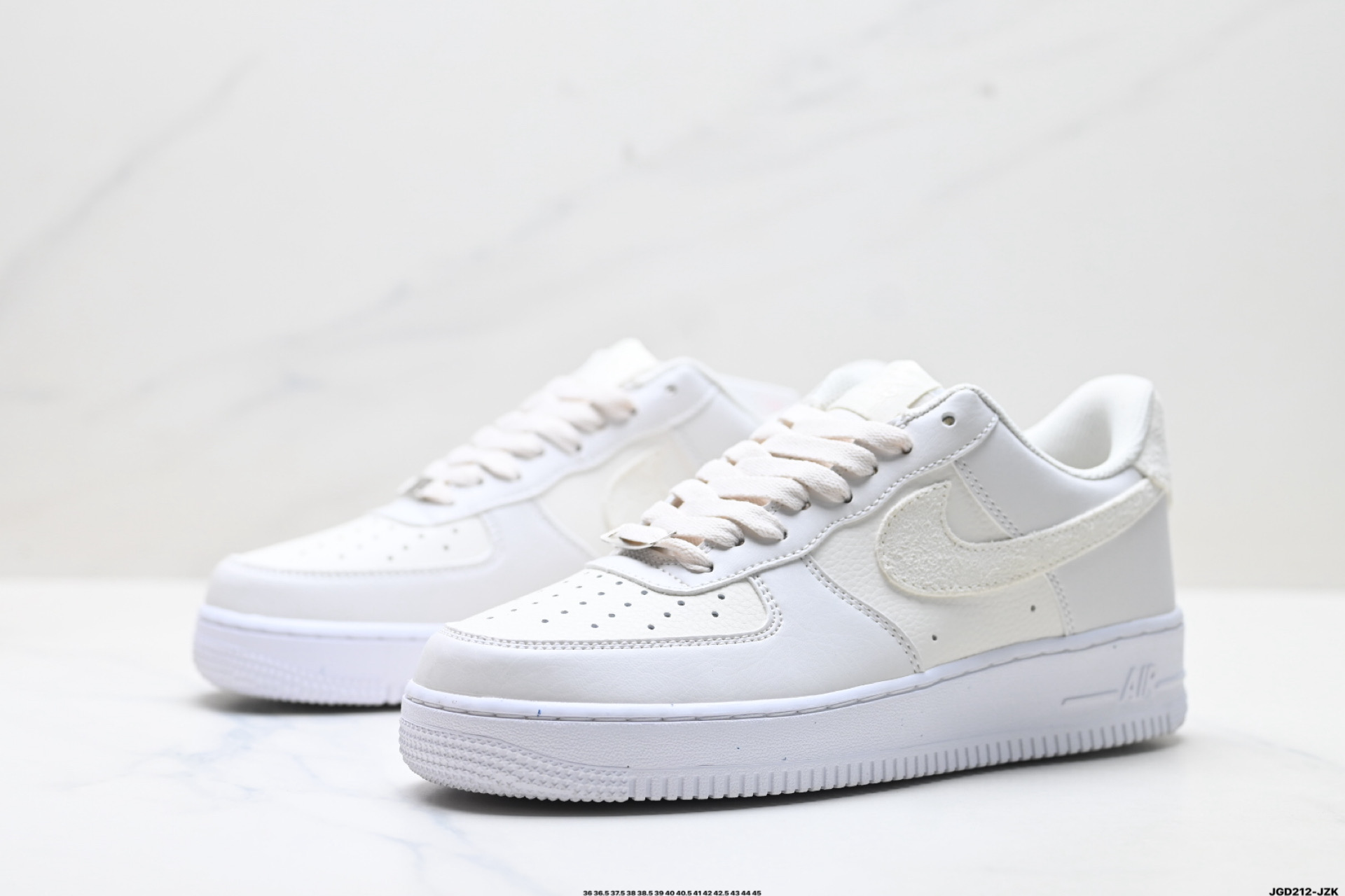 NIKE AIR FORCE 1‘07 LV8 IB8865-221