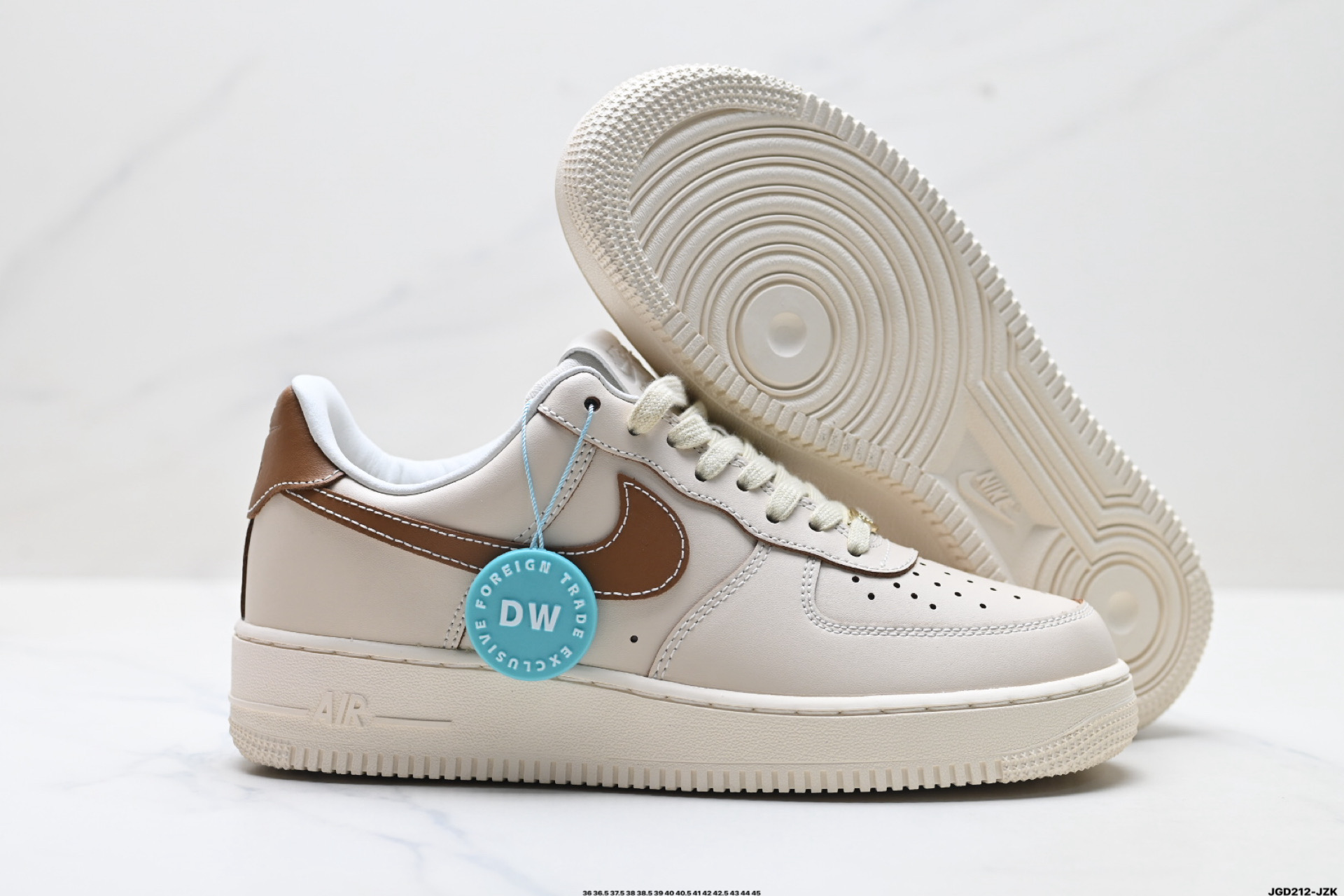 NIKE AIR FORCE 1‘07 LV8 HQ3905-001