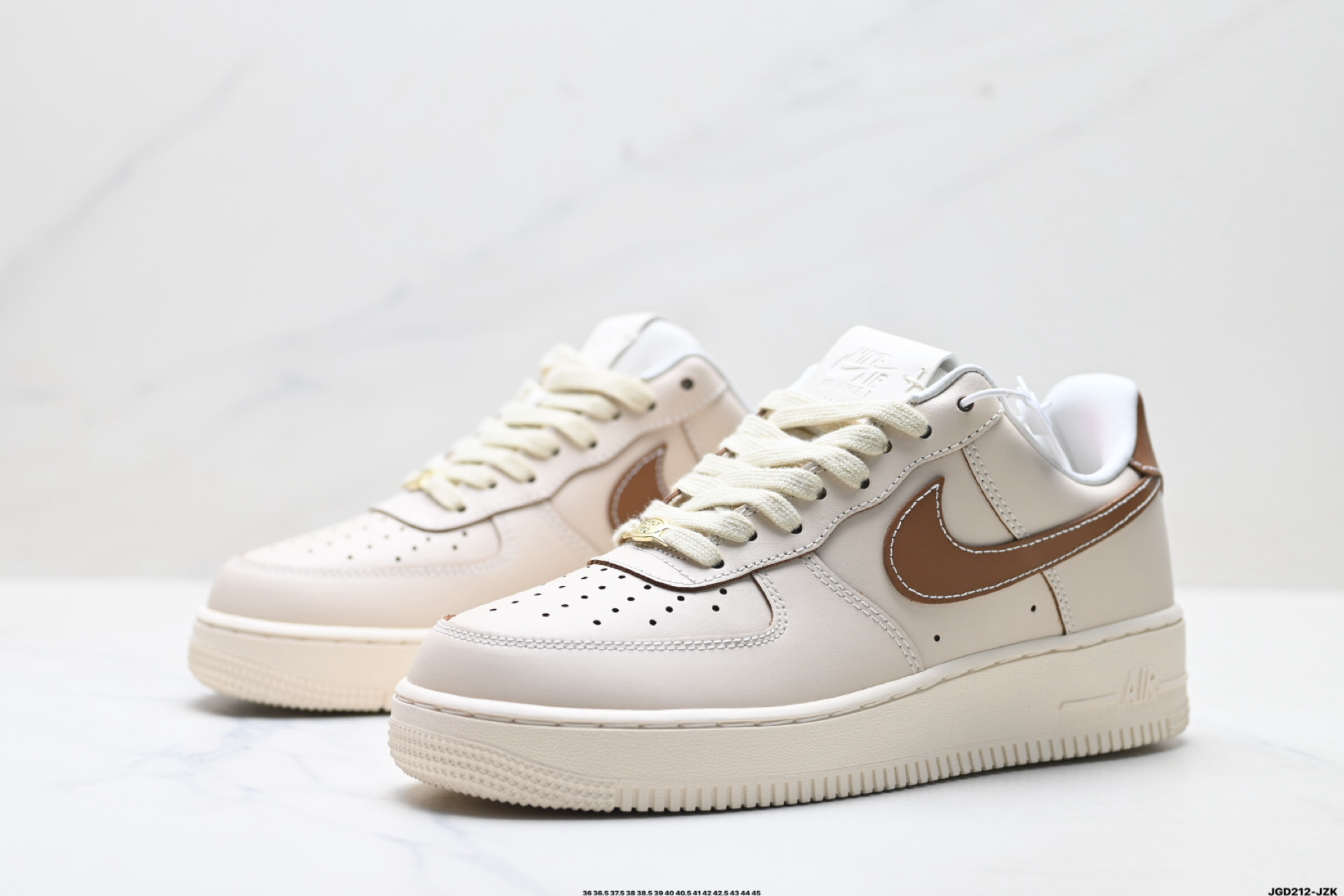 NIKE AIR FORCE 1‘07 LV8 HQ3905-001