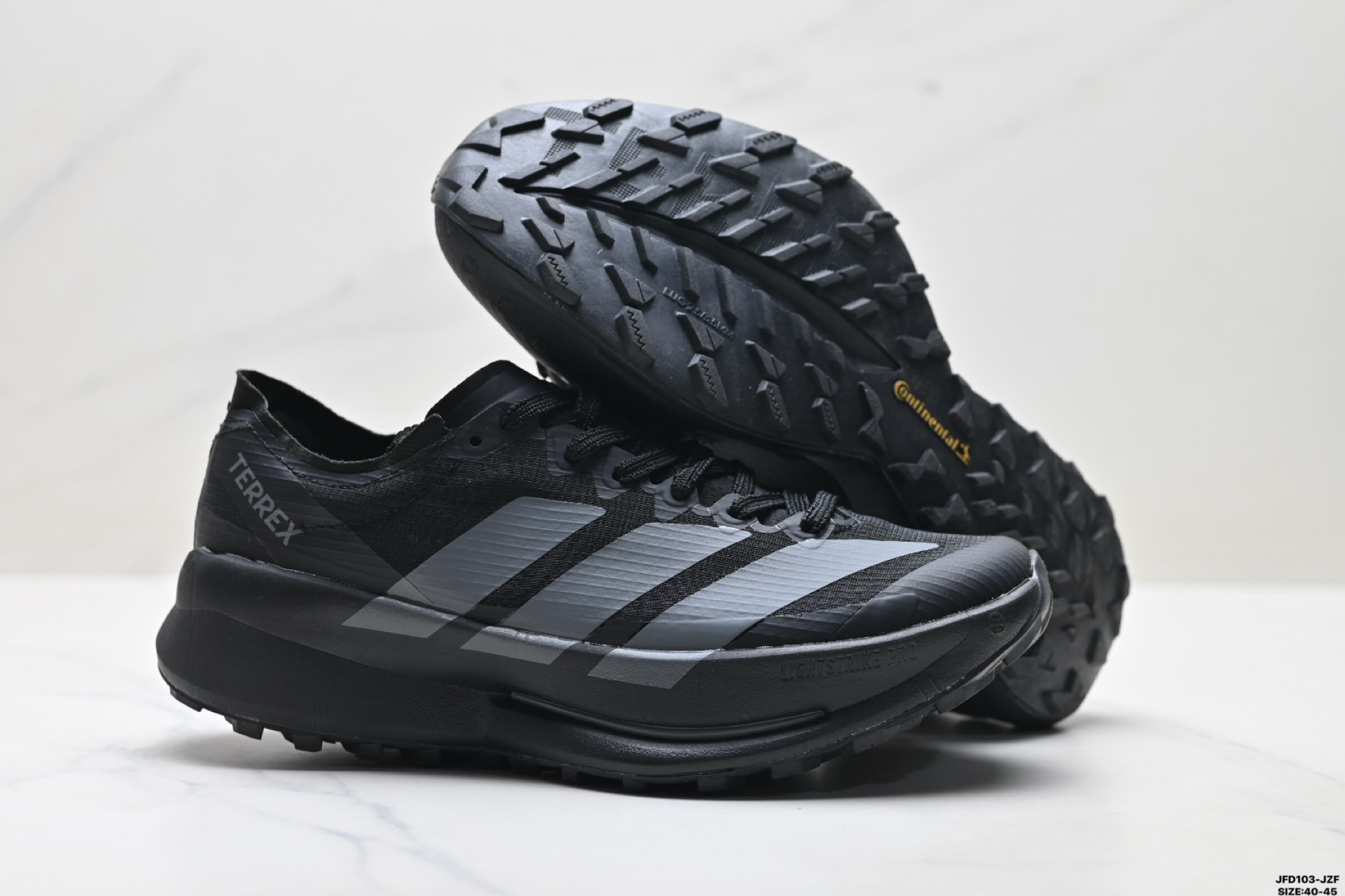 Adidas TERREX 阿迪达斯 系带缓震轻质 舒适百搭 低帮马拉松运动跑步鞋 JS3592