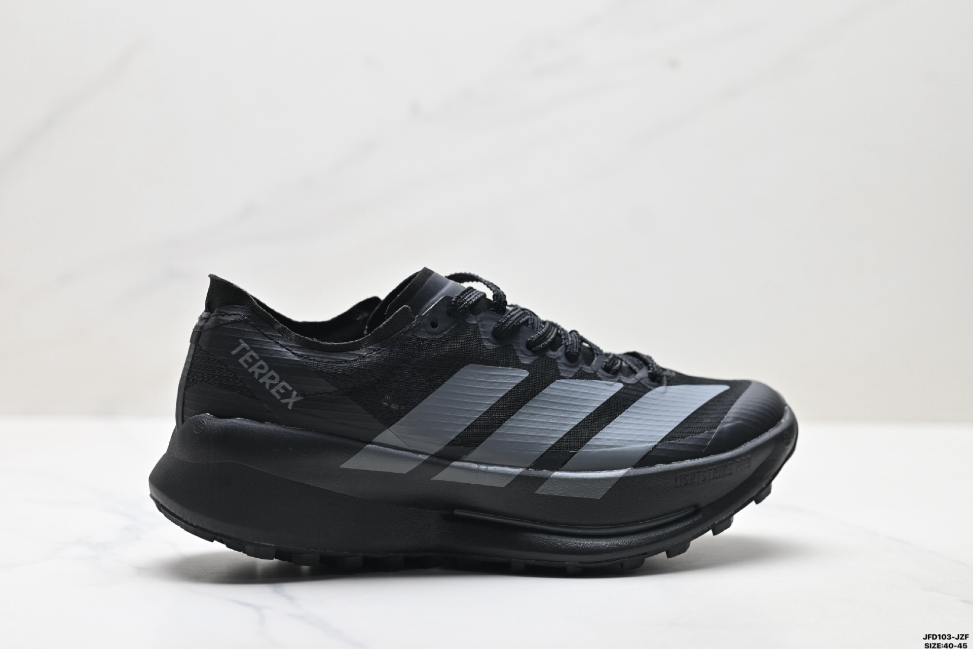 Adidas TERREX 阿迪达斯 系带缓震轻质 舒适百搭 低帮马拉松运动跑步鞋 JS3592