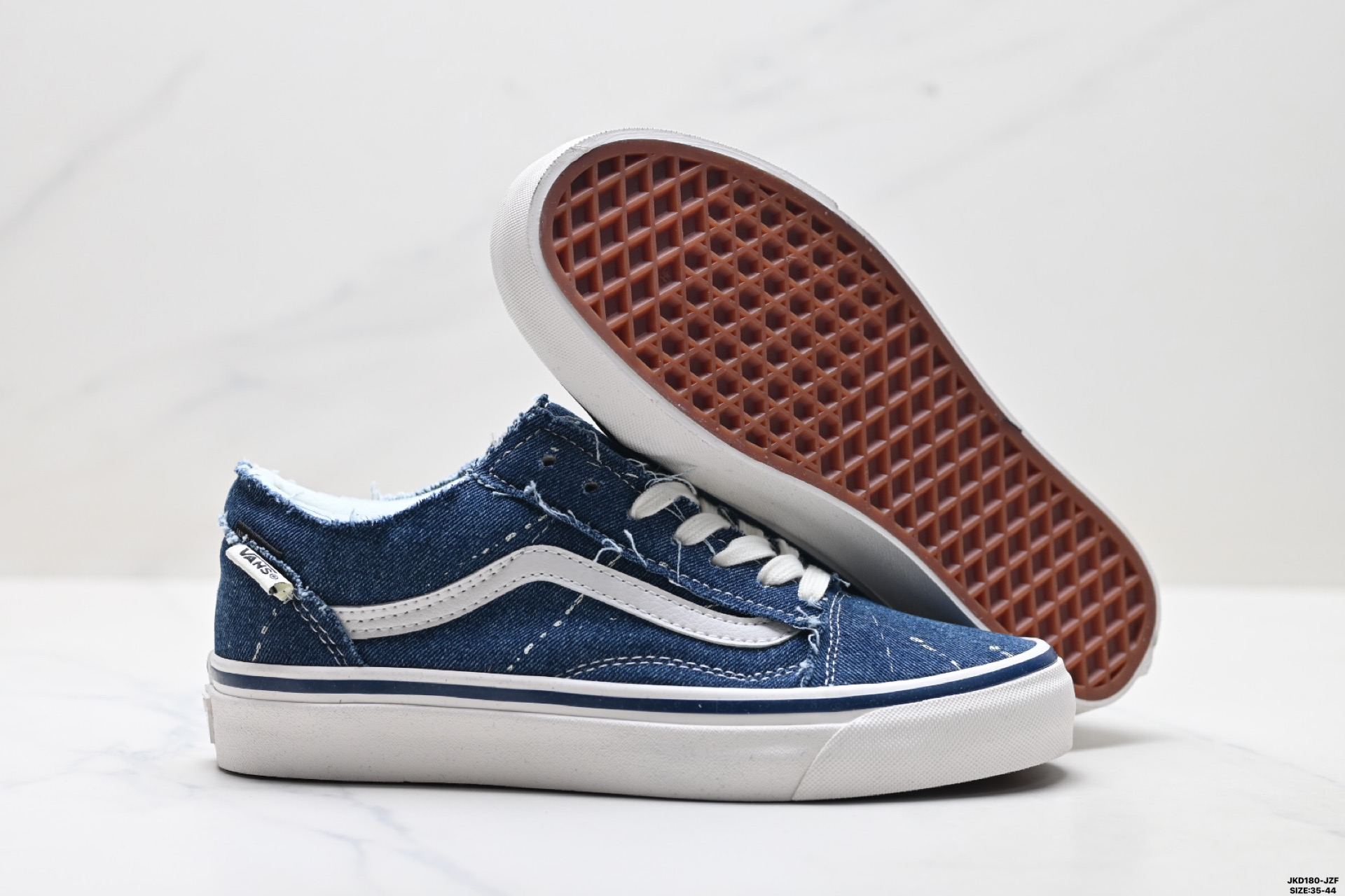 INVINCIBLE x Vans off the rhyme 联名款双层磨损潮流休闲滑板鞋 VNOODE9HGTL