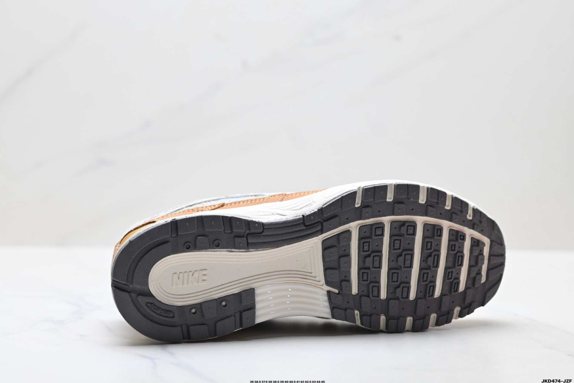 Nike P-6000 马年限定 CNY新年款 脱缰系列 耐克 舒适透气 长跑跑步鞋 IQ1120-311