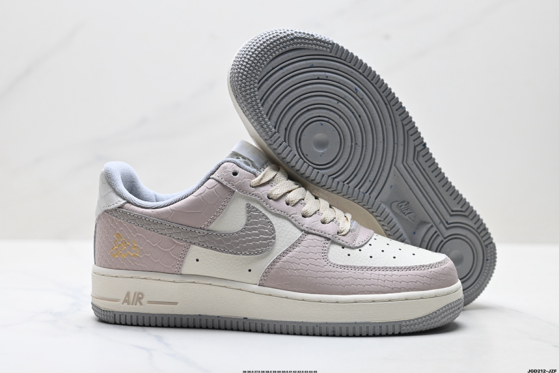 NIKE AIR FORCE 1‘07 LV8 DX2678-100
