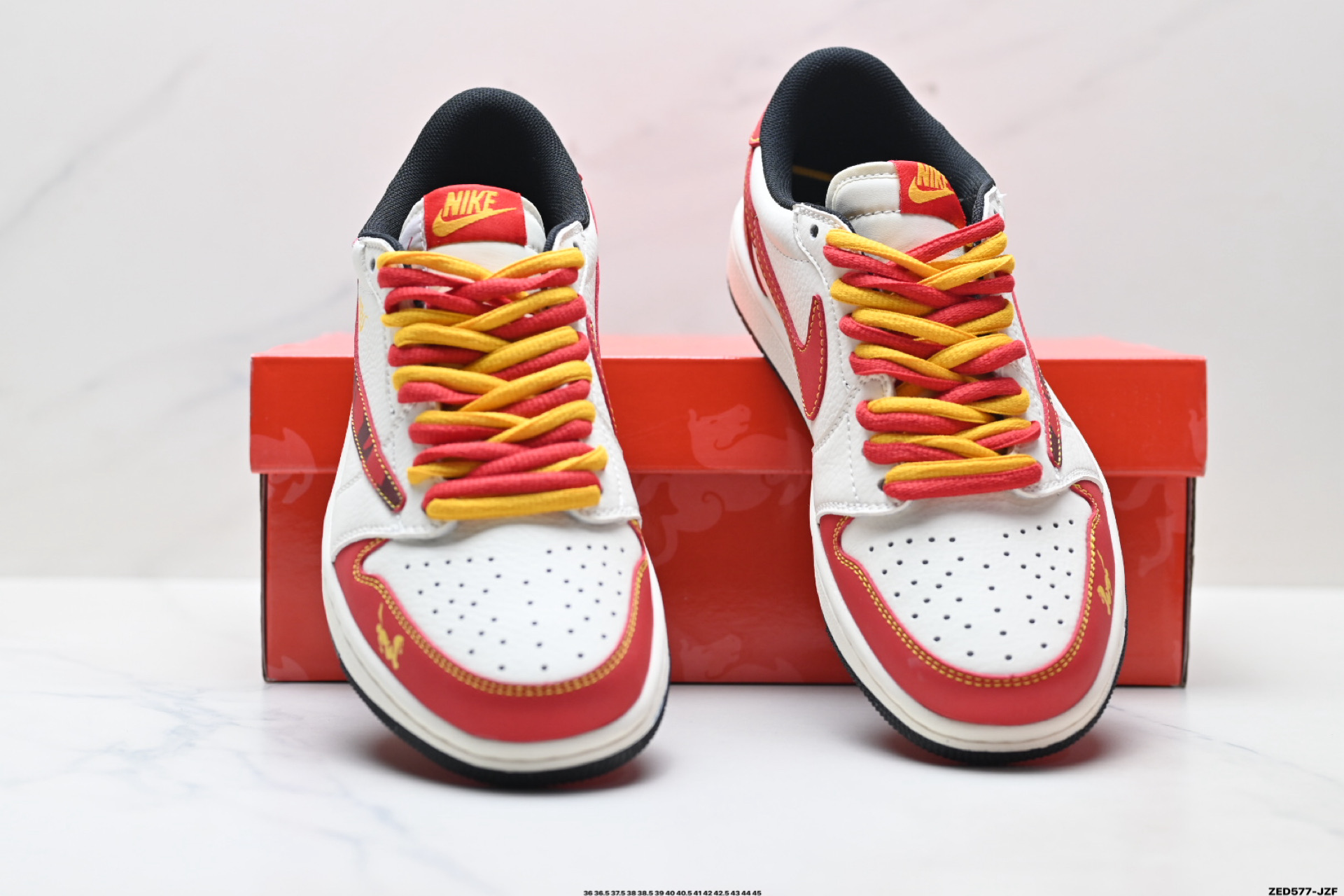 Nike Air Jordan 1 x Travis Scott AJ1倒勾 乔一倒钩 ‘DIY’定制 耐克 低帮文化篮球鞋 XA2001-907