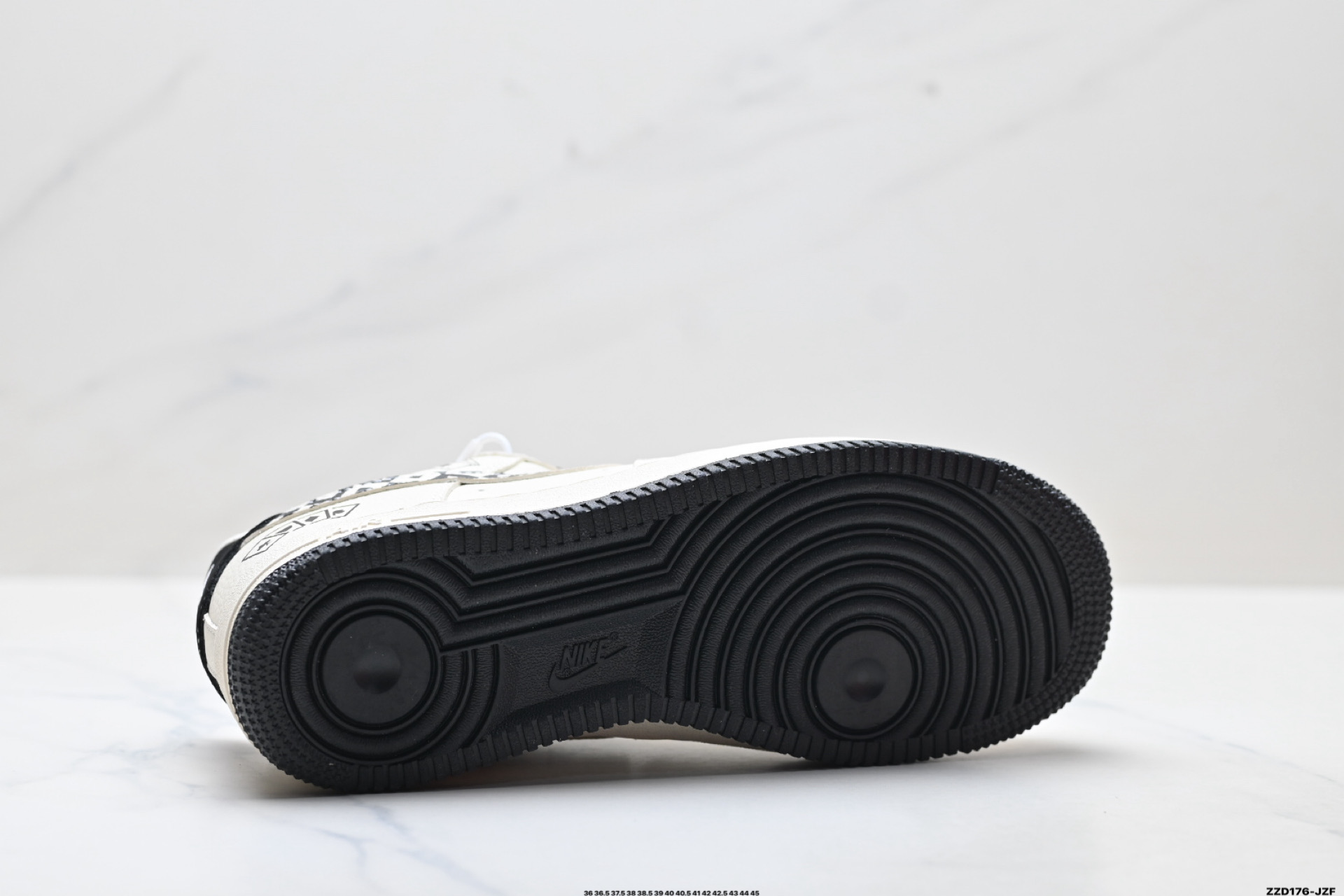 NIKE AIR FORCE 1‘07 LV8 KJ1688-026