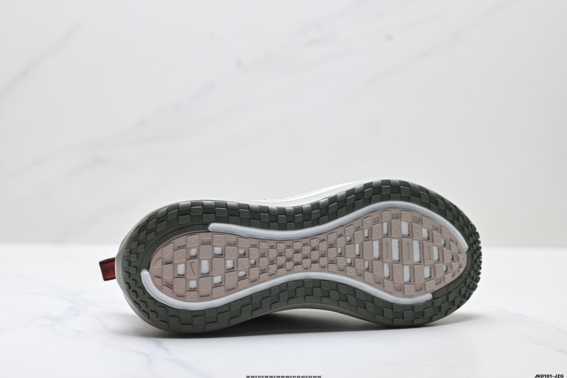 Nike VOMERO PLUS 耐克 舒适减震防滑 低帮跑步鞋 IQ4482-001-Top High Quatity Cheap Sneakers Fashion Clothing Clothes Bags handbags Shoes of all Brand wholesale With The best Quality And Beautiful Price from China Factory Chinese suppliers wholesaler seller Nike VOMERO PLUS 耐克 舒适减震防滑 低帮跑步鞋 IQ4482-001